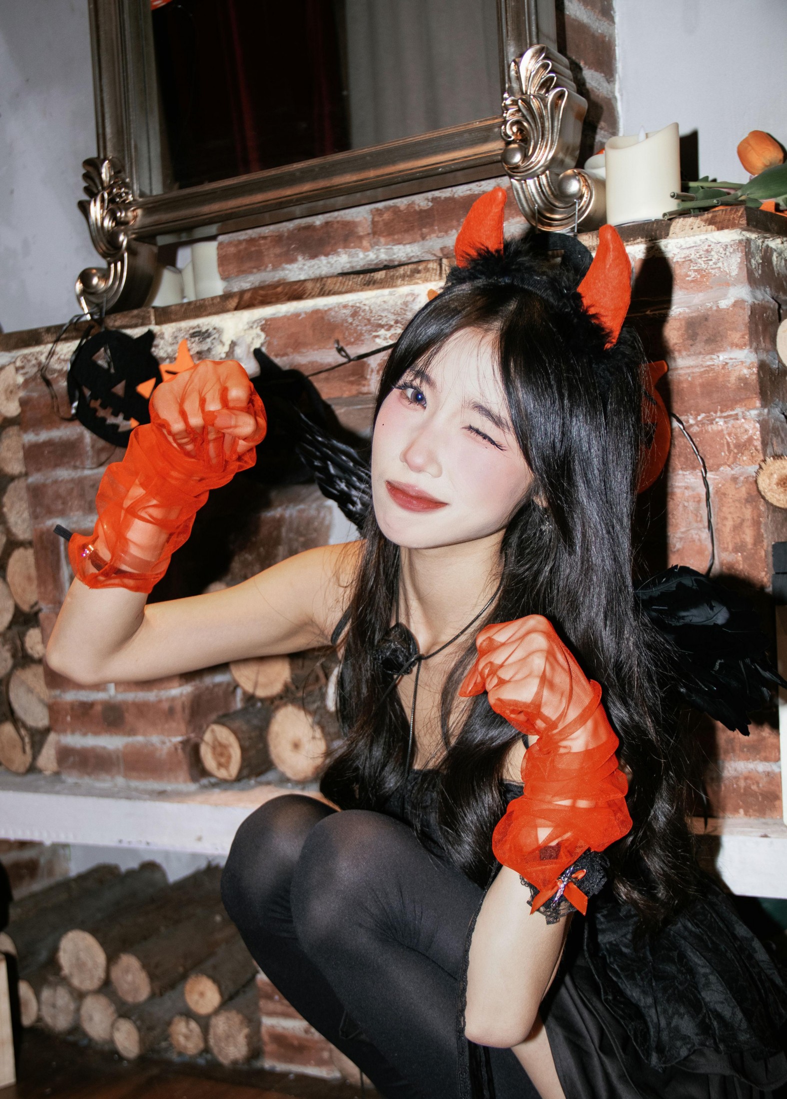 小欣吃不饱 – 《小恶魔》[13P]