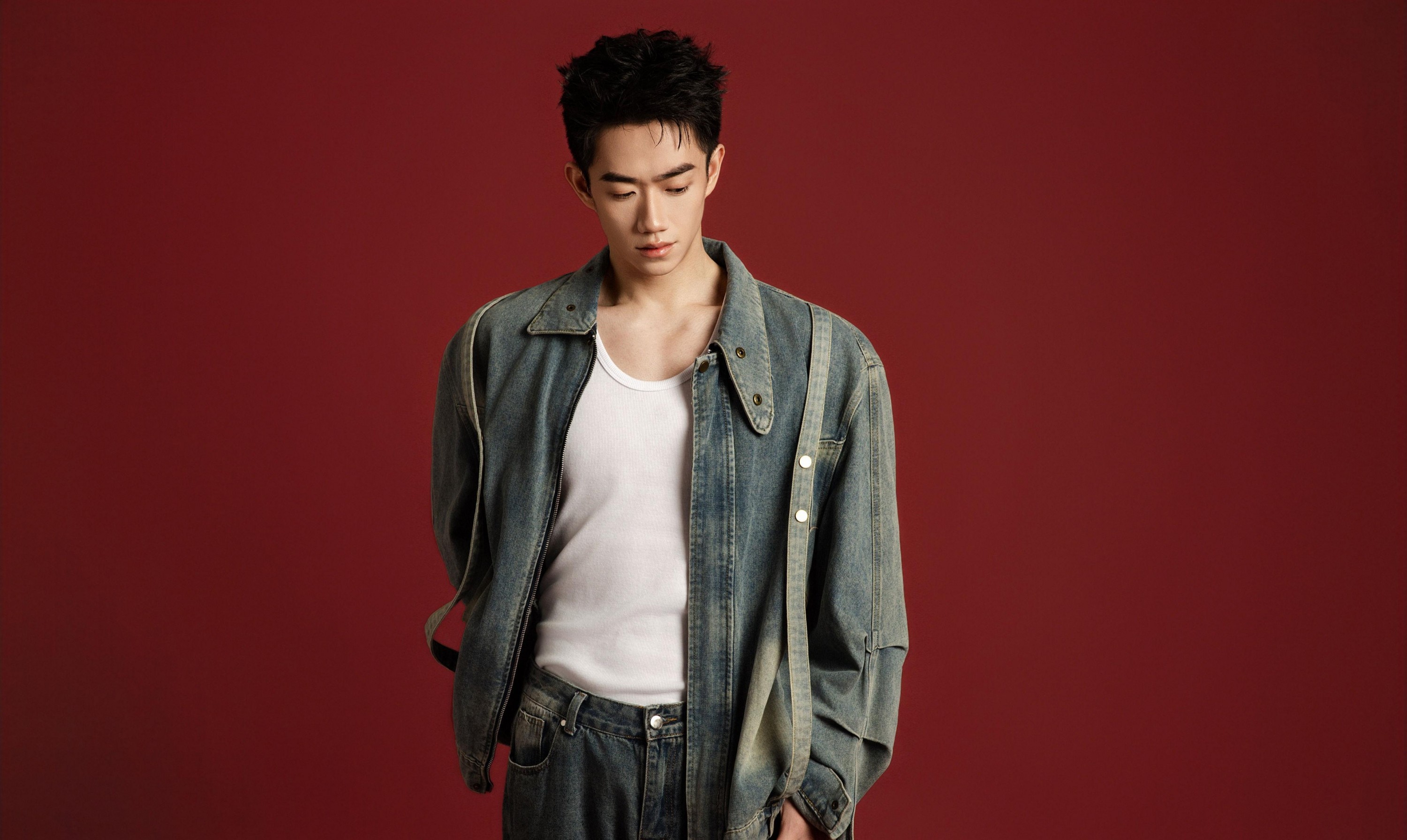 南风 – 《红调圣诞：牛仔与白背心的活力狂欢》[18P]