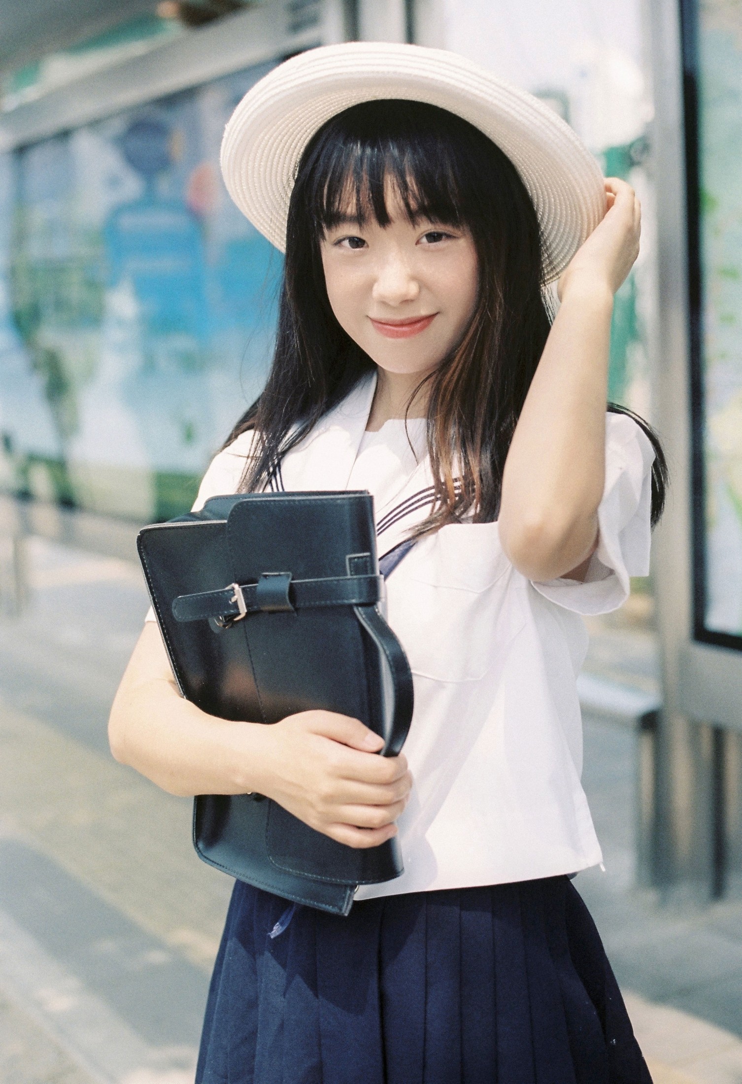 百变兔小樱 – 《花和制服少女》[13P]