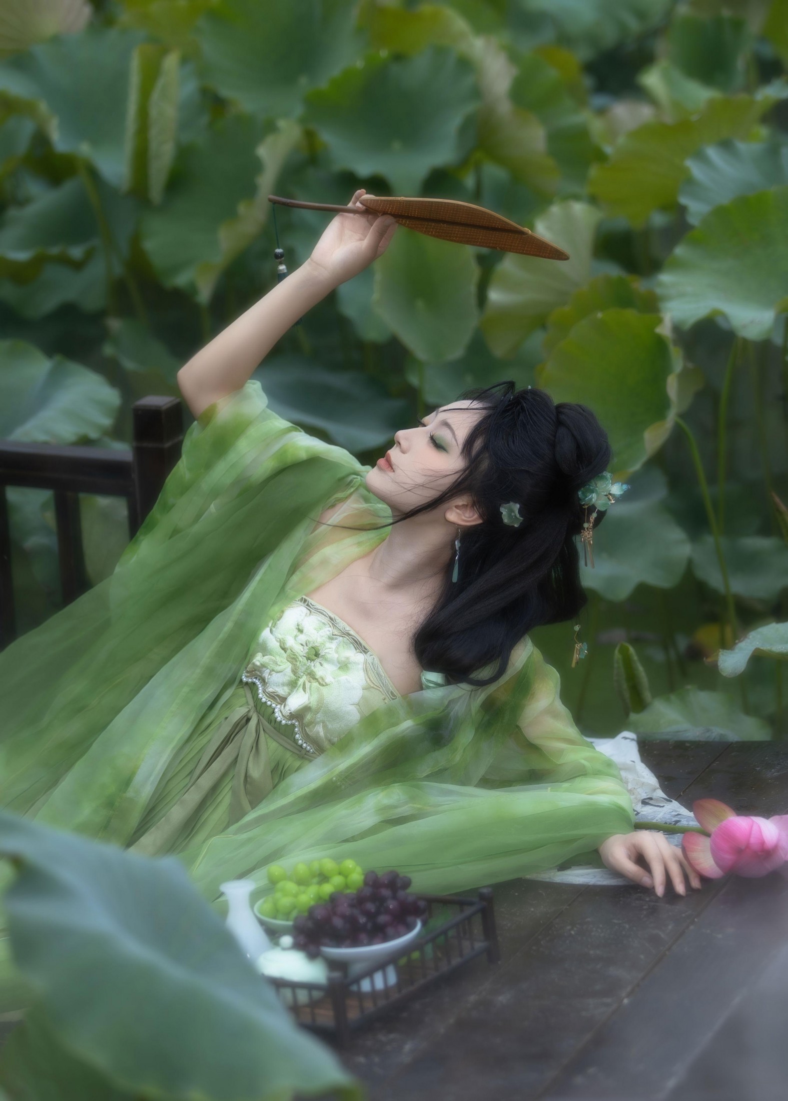 落雨清玲 – 《荷 • 绿》[13P]