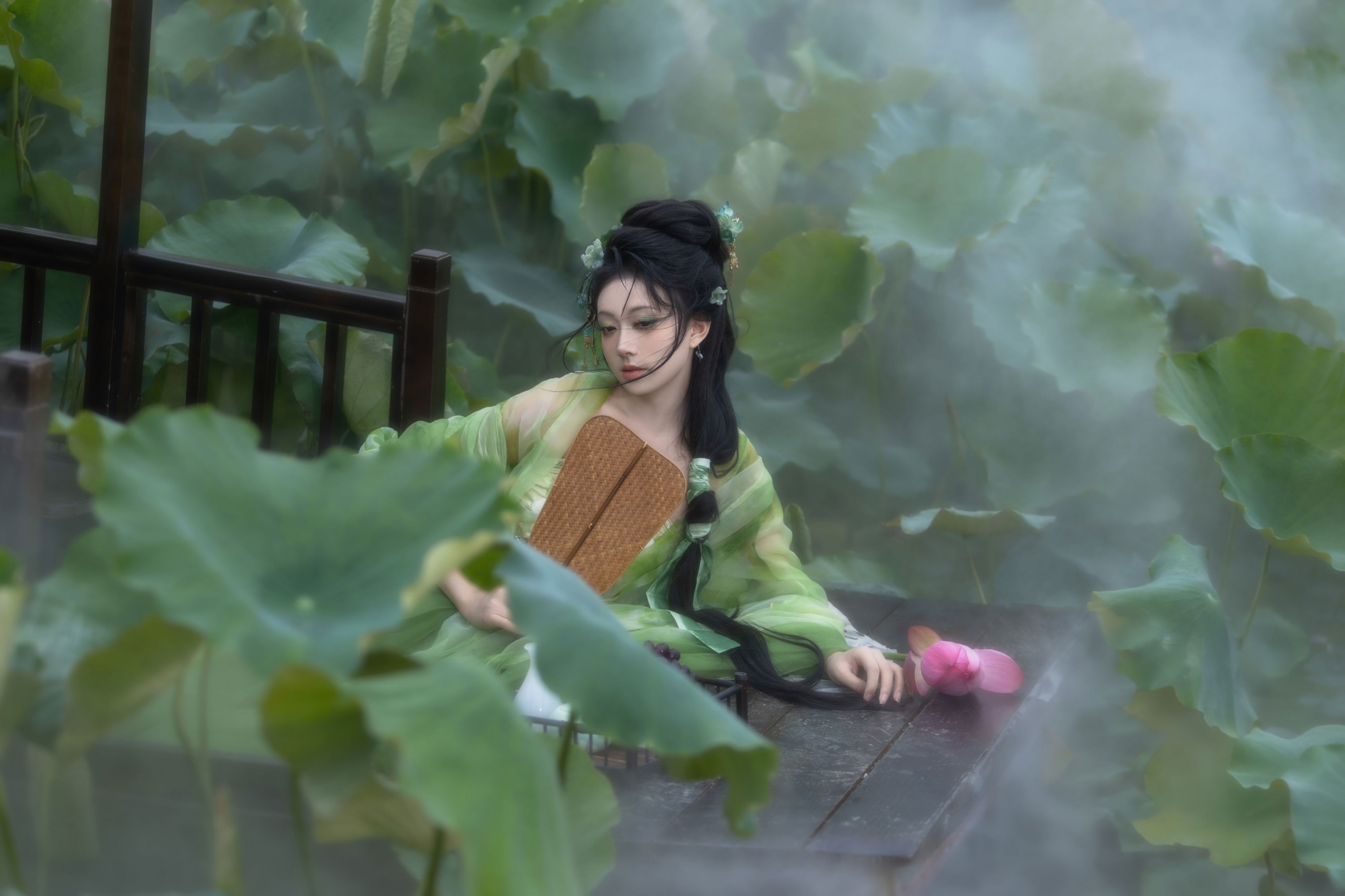 落雨清玲 – 《荷 • 绿》[13P]