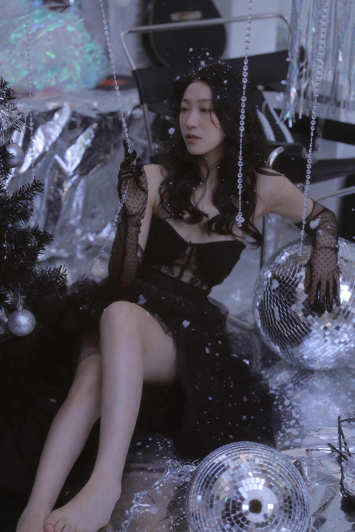 鹿尾儿儿 – 《黑色圣诞》[9P]