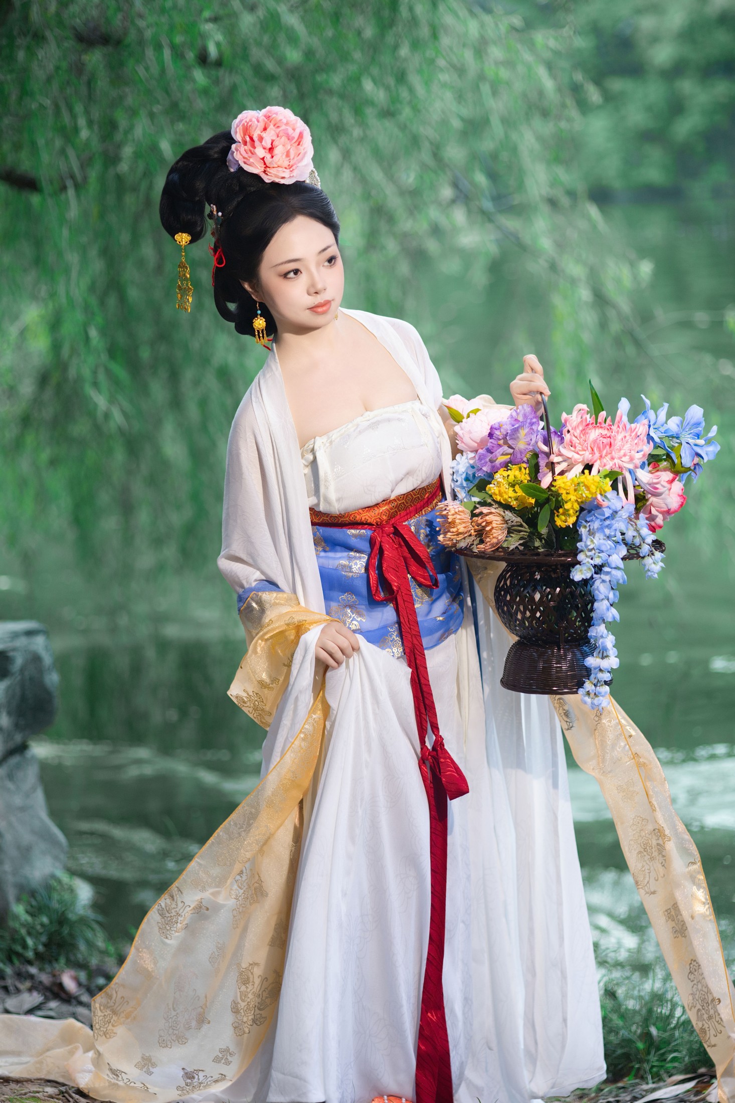 – 《白伯骅仕女图仿妆》[12P]