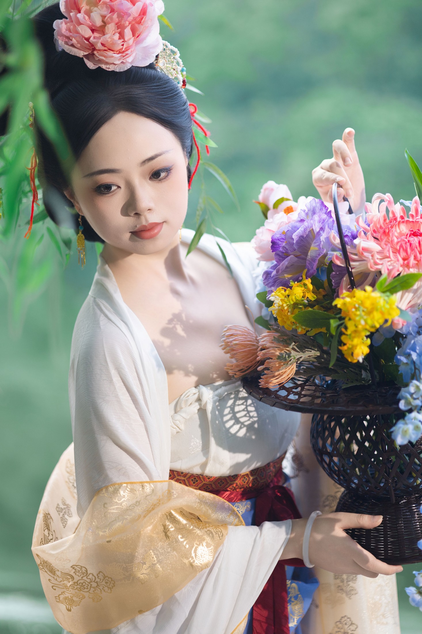 – 《白伯骅仕女图仿妆》[12P]