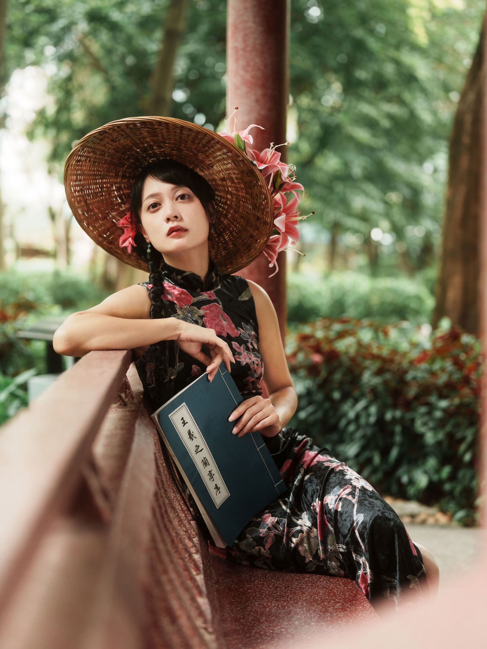 – 《红墙倩影》[25P]