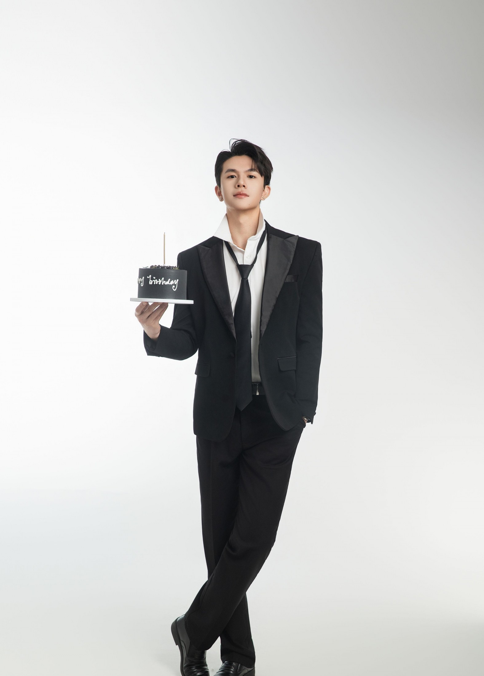 言弟弟 - 《22 岁的黑奢独白：西装与型格的生日狂想》[30P]