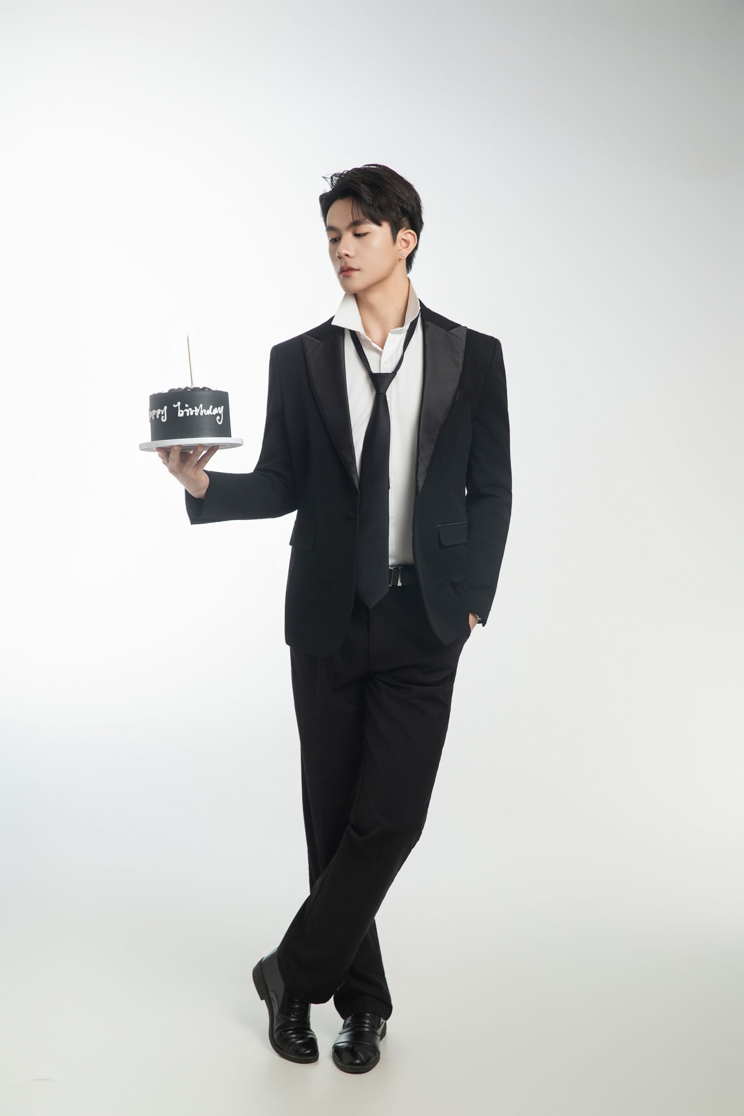 言弟弟 - 《22 岁的黑奢独白：西装与型格的生日狂想》[30P]