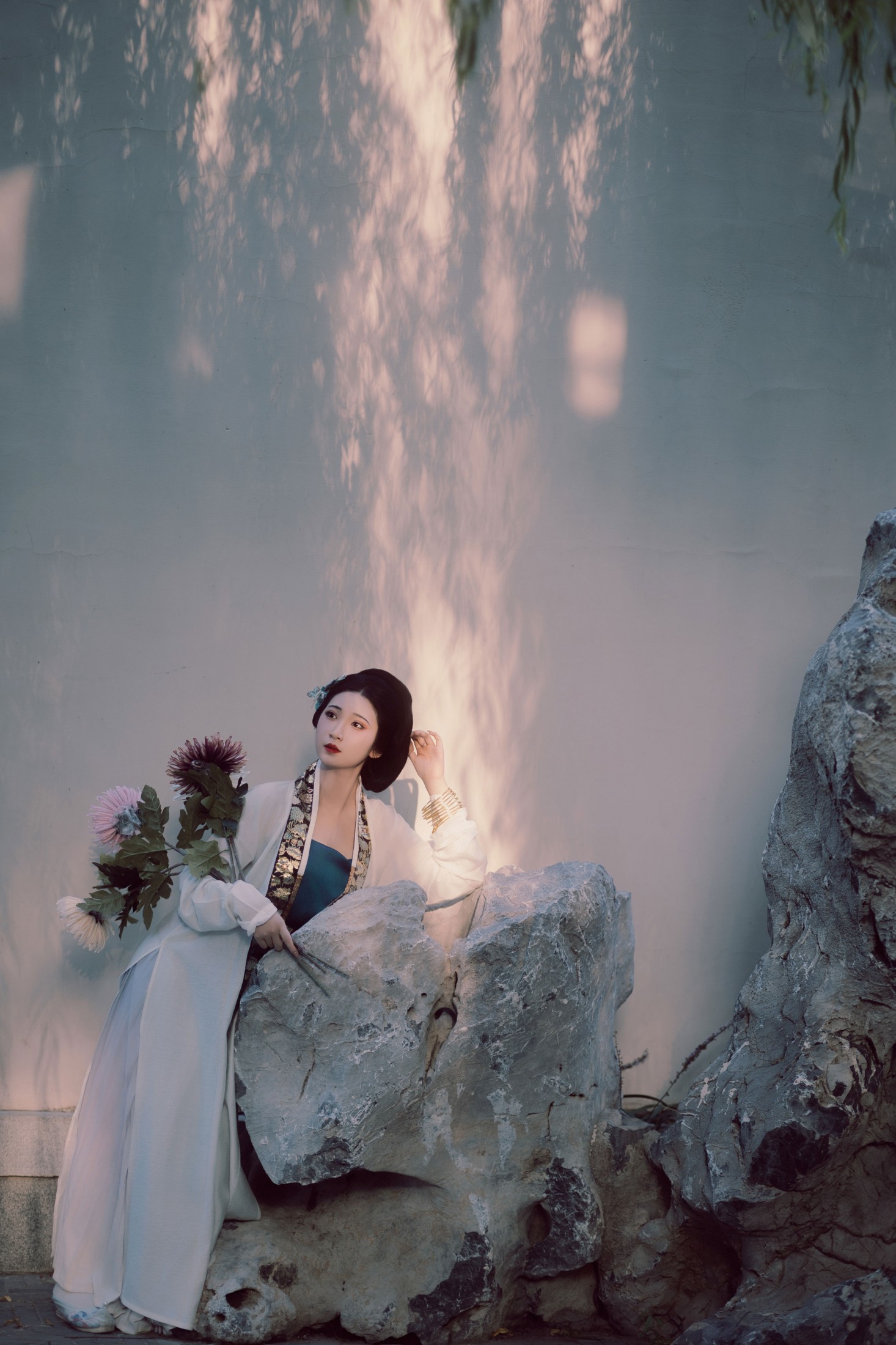 饮川 - 《仿刘继卣簪花图》[15P]