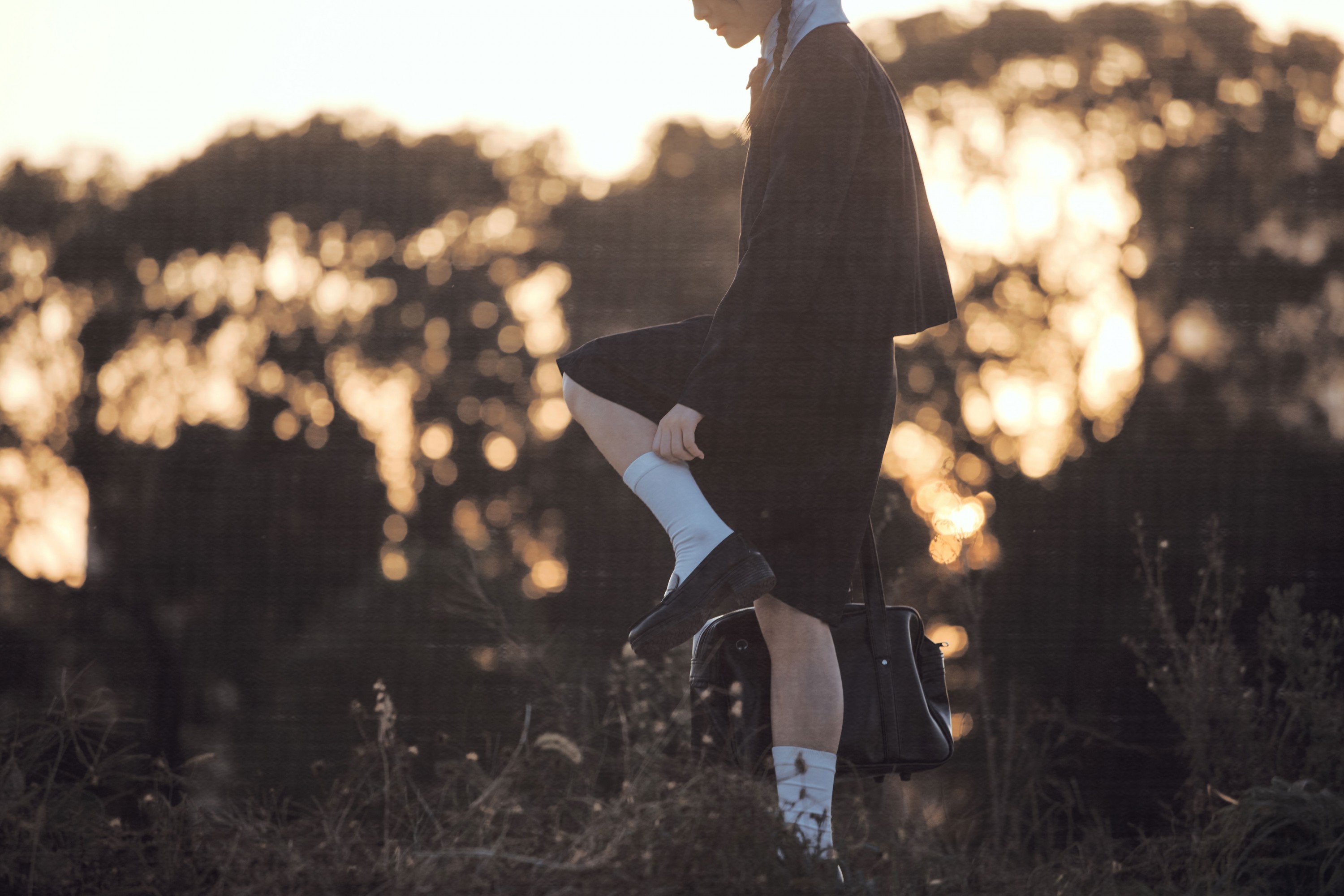 岚岚 - 《放学路上》[18P]