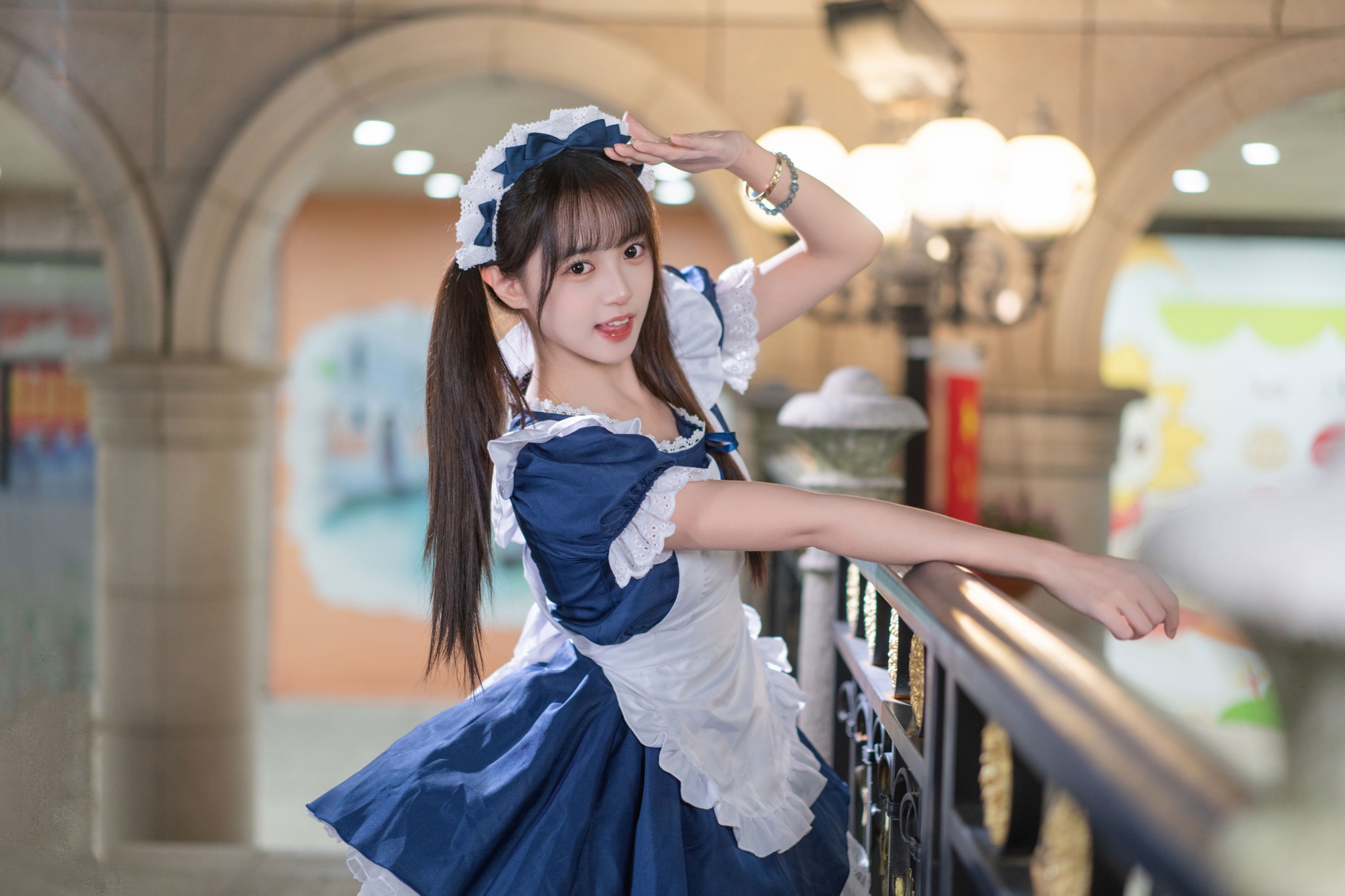 小亿 - 《蓝白甜莓：夜廊里的元气女仆》[56P]