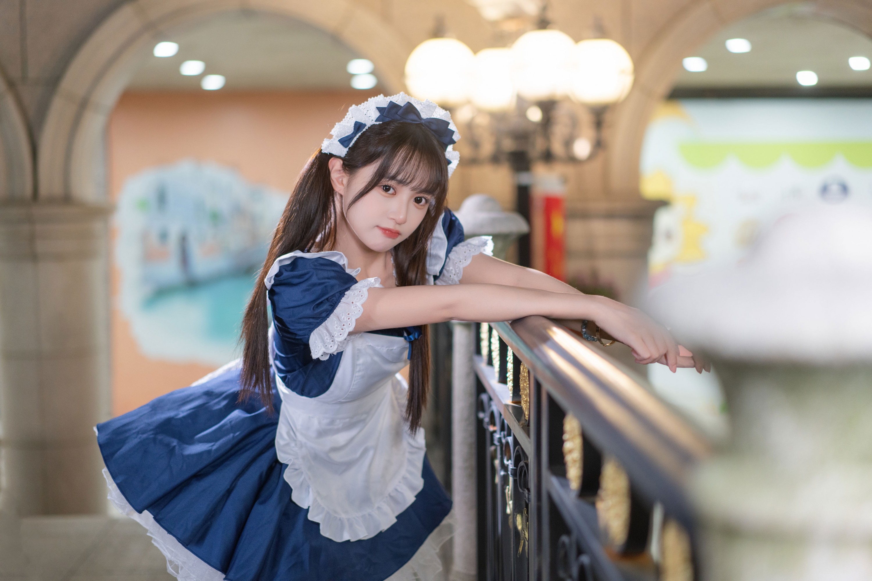 小亿 - 《蓝白甜莓：夜廊里的元气女仆》[56P]