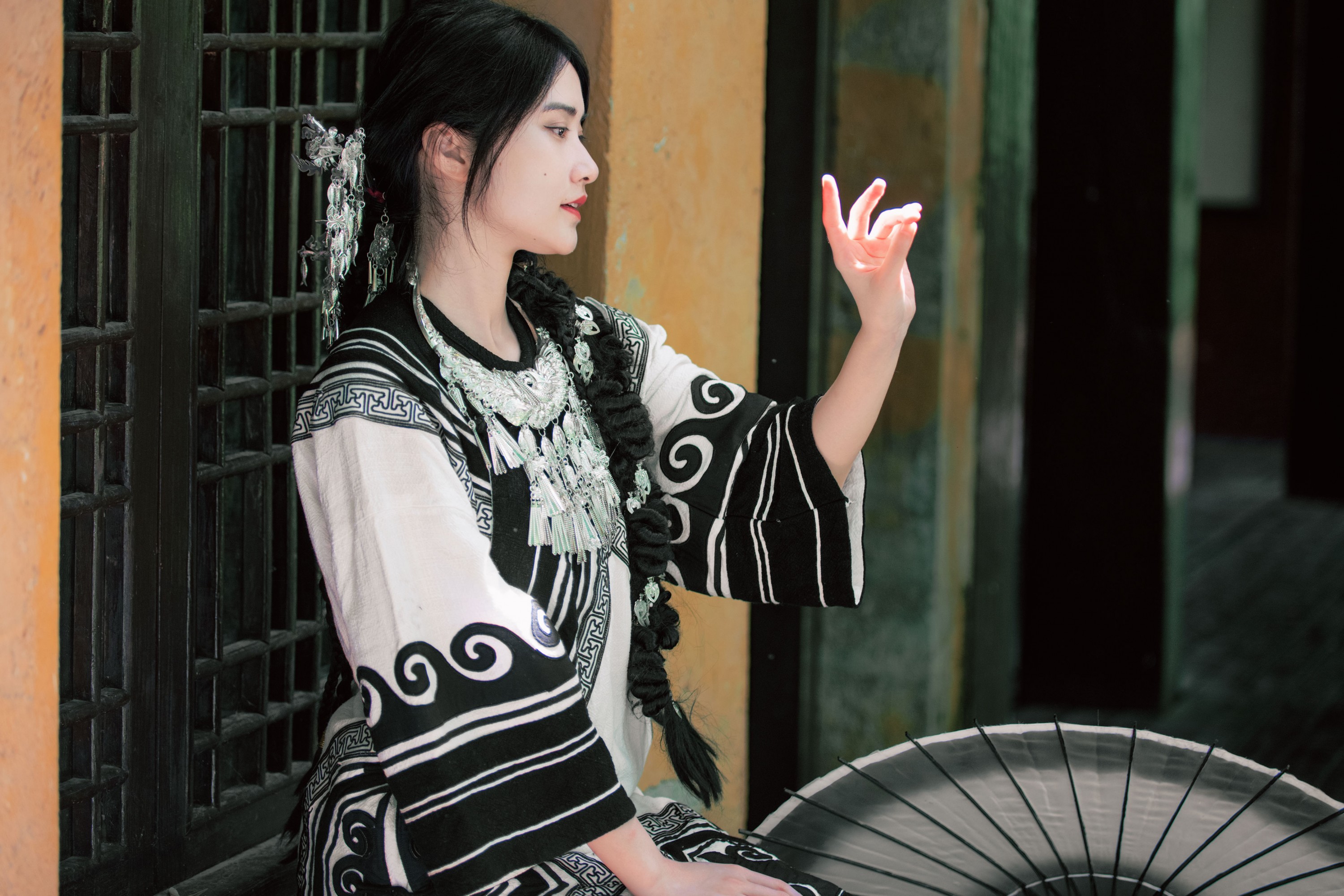 Sandra - 《彝族少女》[57P]