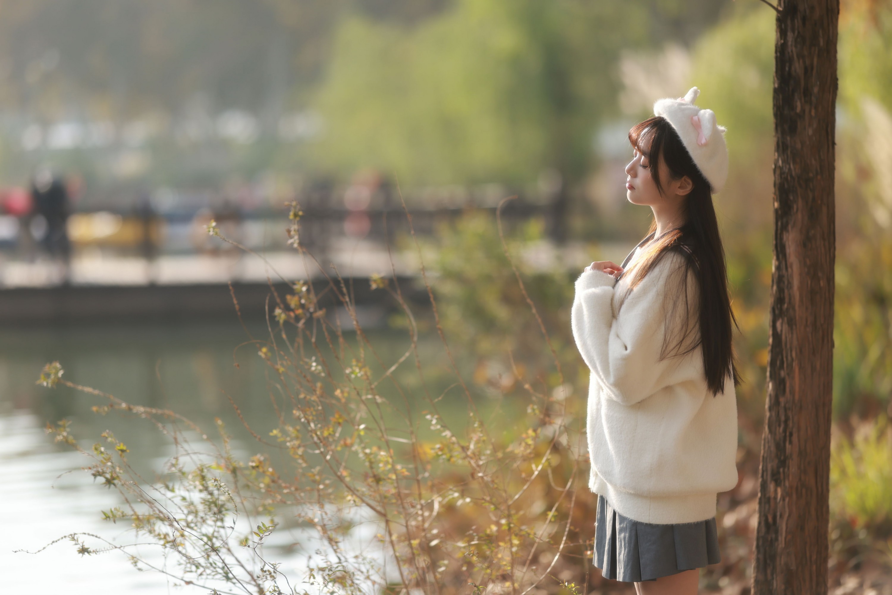 小亿 - 《今天是被落叶揉软的少女》[52P]