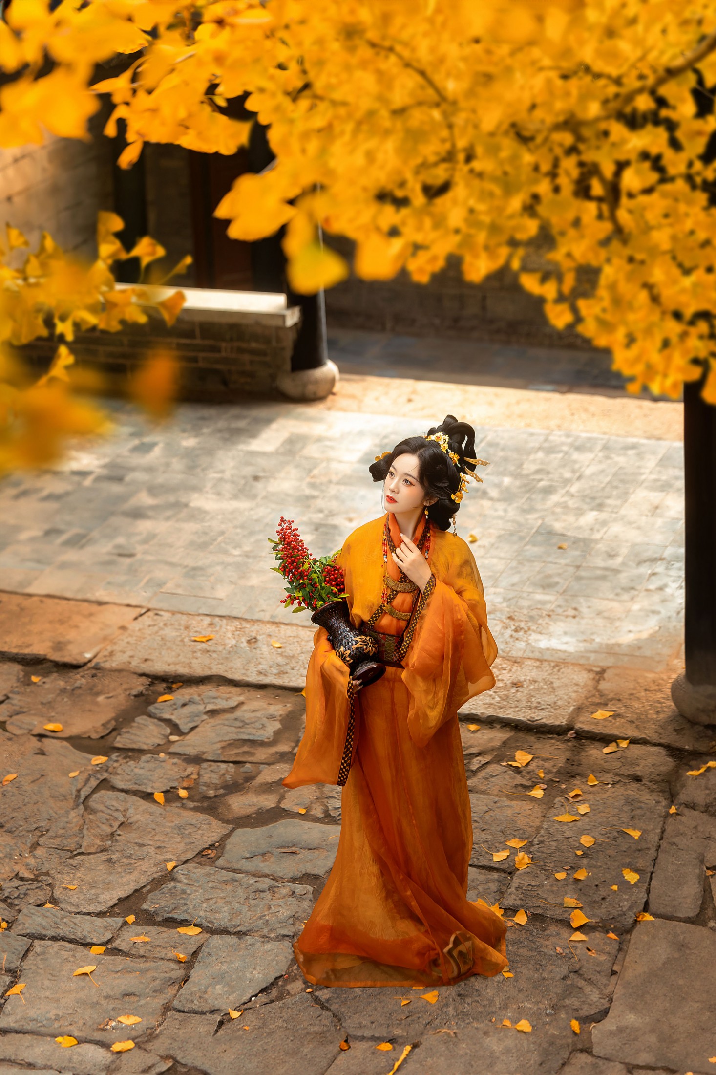 《“风吹一片叶，万物已惊秋”》[9P]