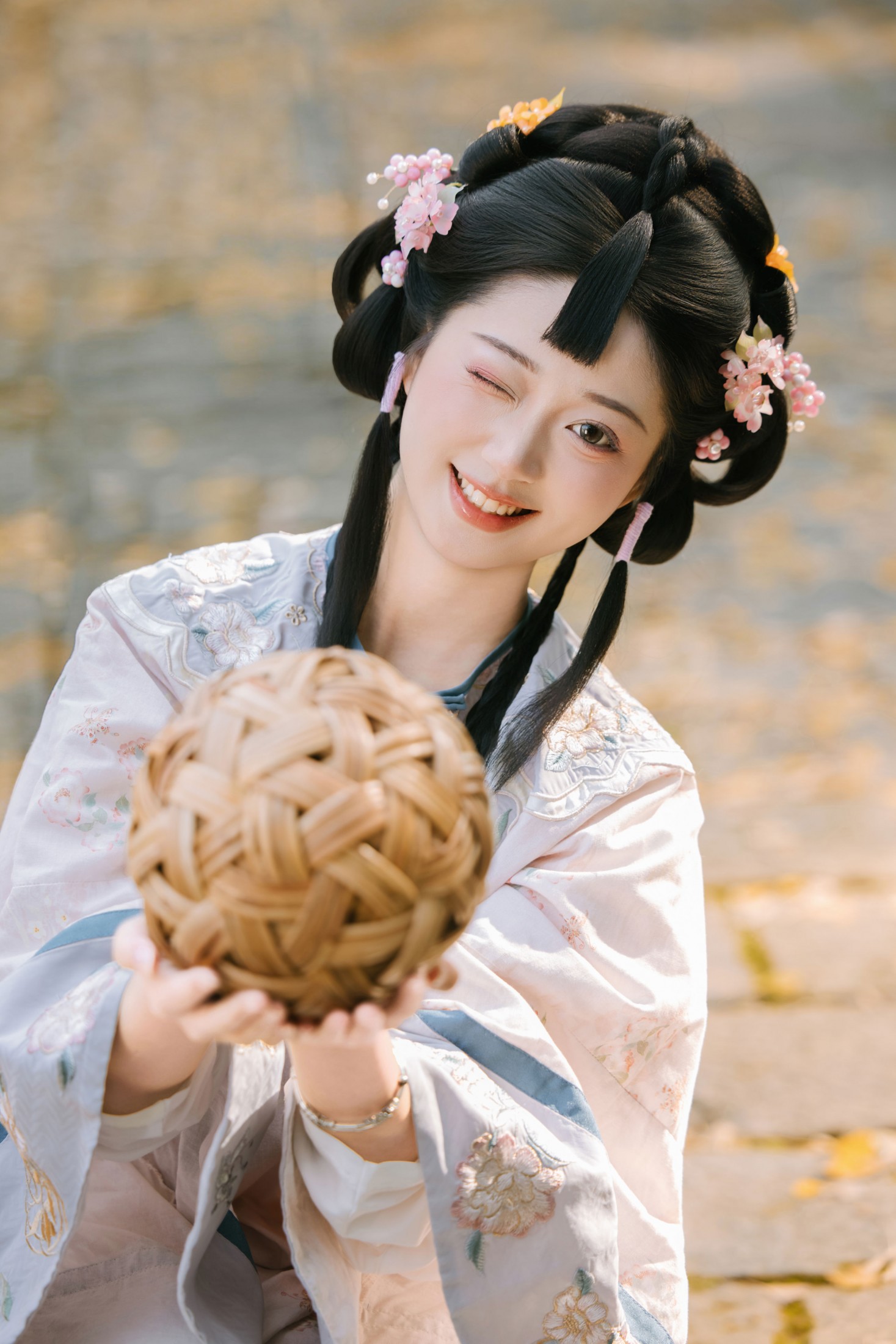 Yimi - 《在这个叶子如雪落的季节》[27P]