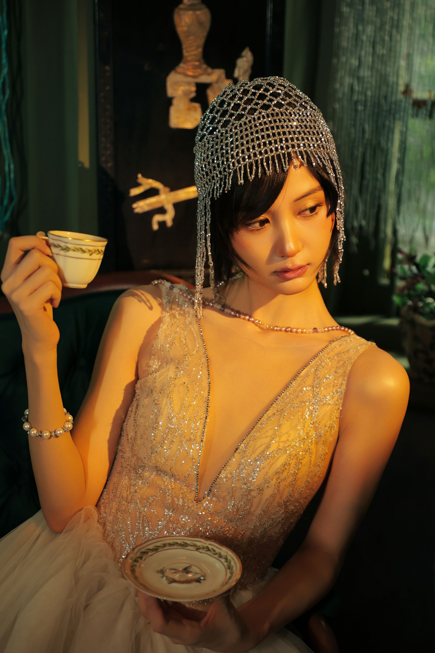 《“她的声音里充满了金钱的味道”》[13P]