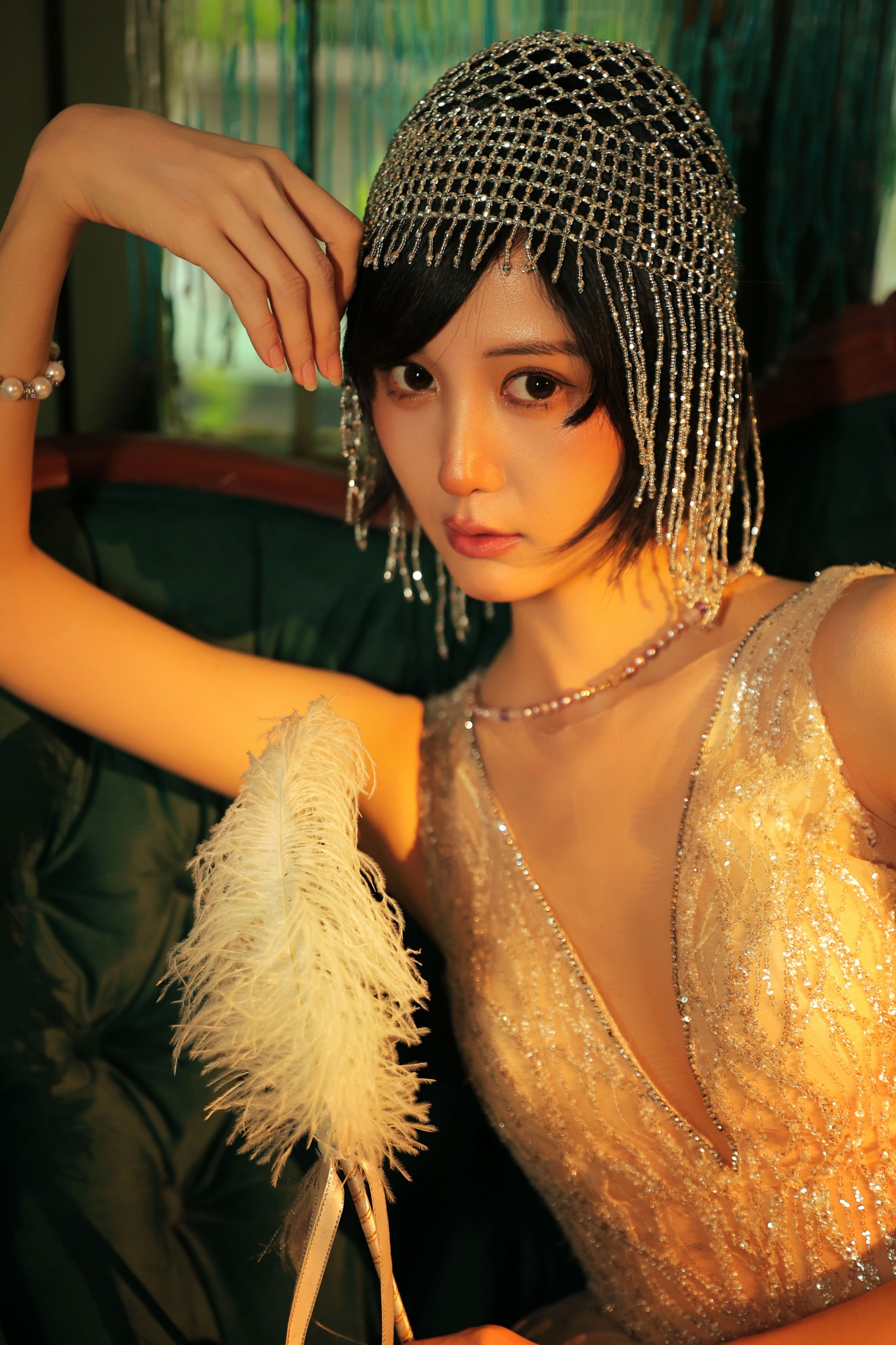 《“她的声音里充满了金钱的味道”》[13P]