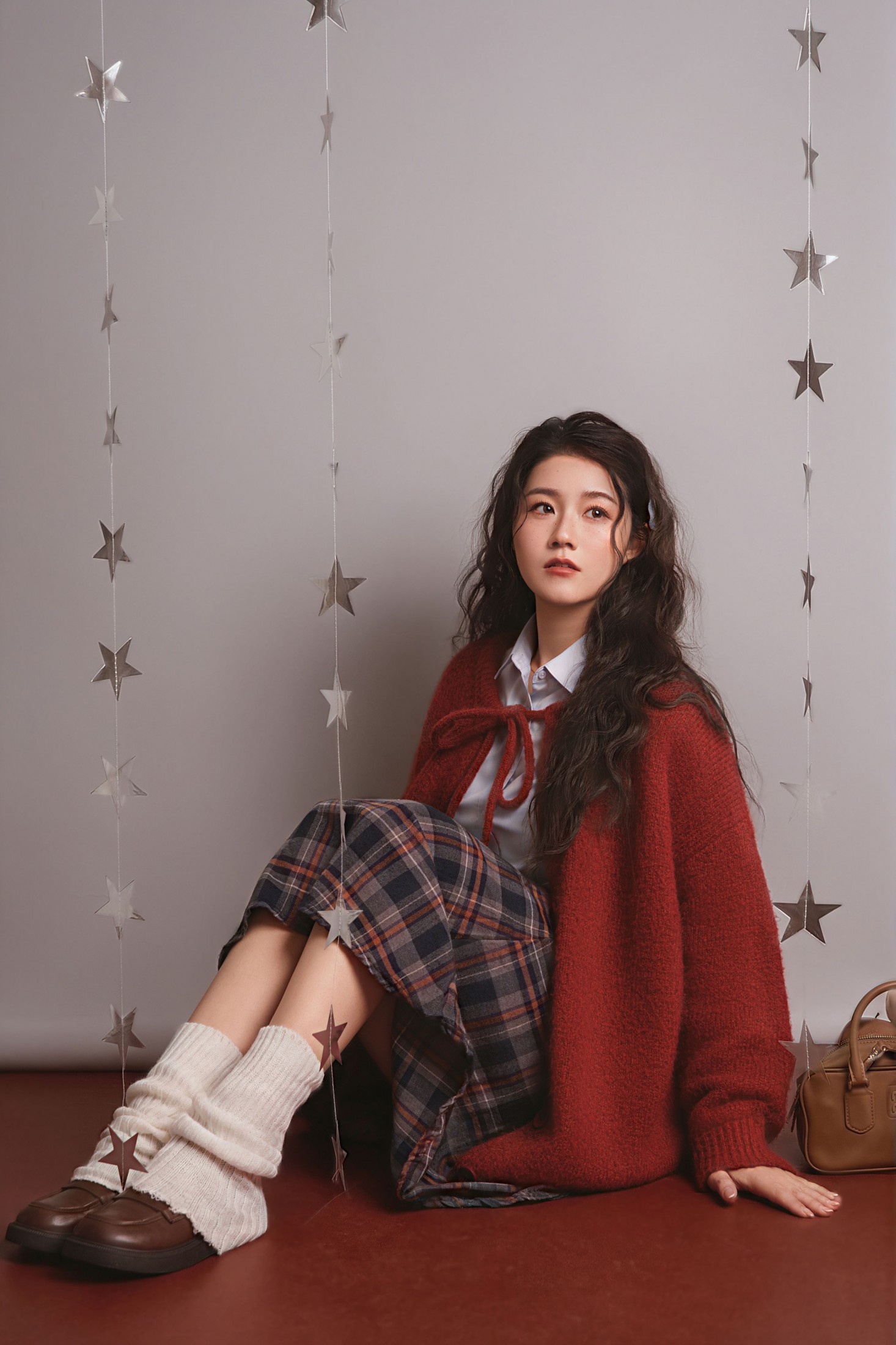 楠楠 – 《miumiu风圣简约圣诞照》[24P]