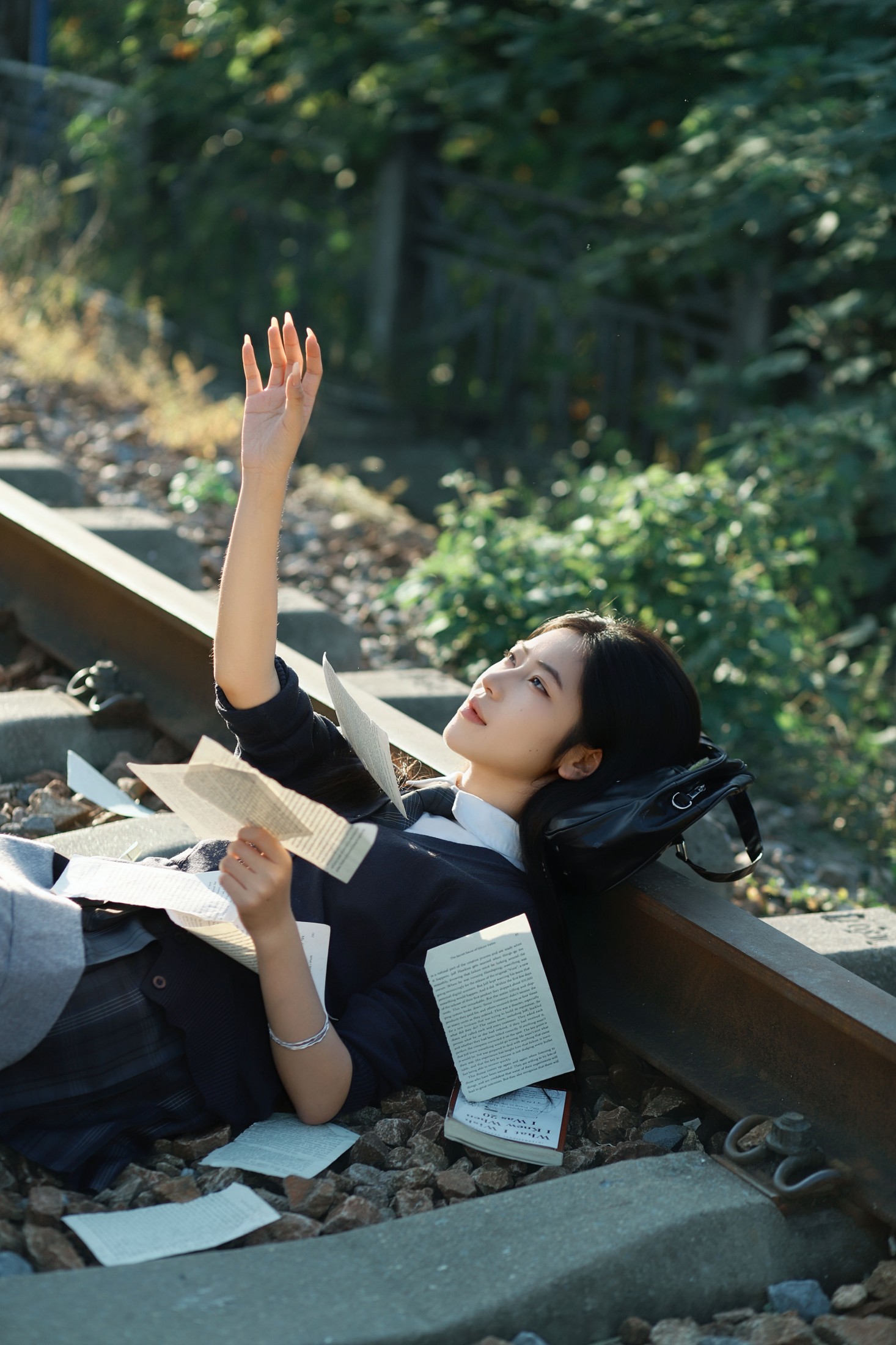 《在城市边缘的老铁路我身体里也有一列火车》[19P]