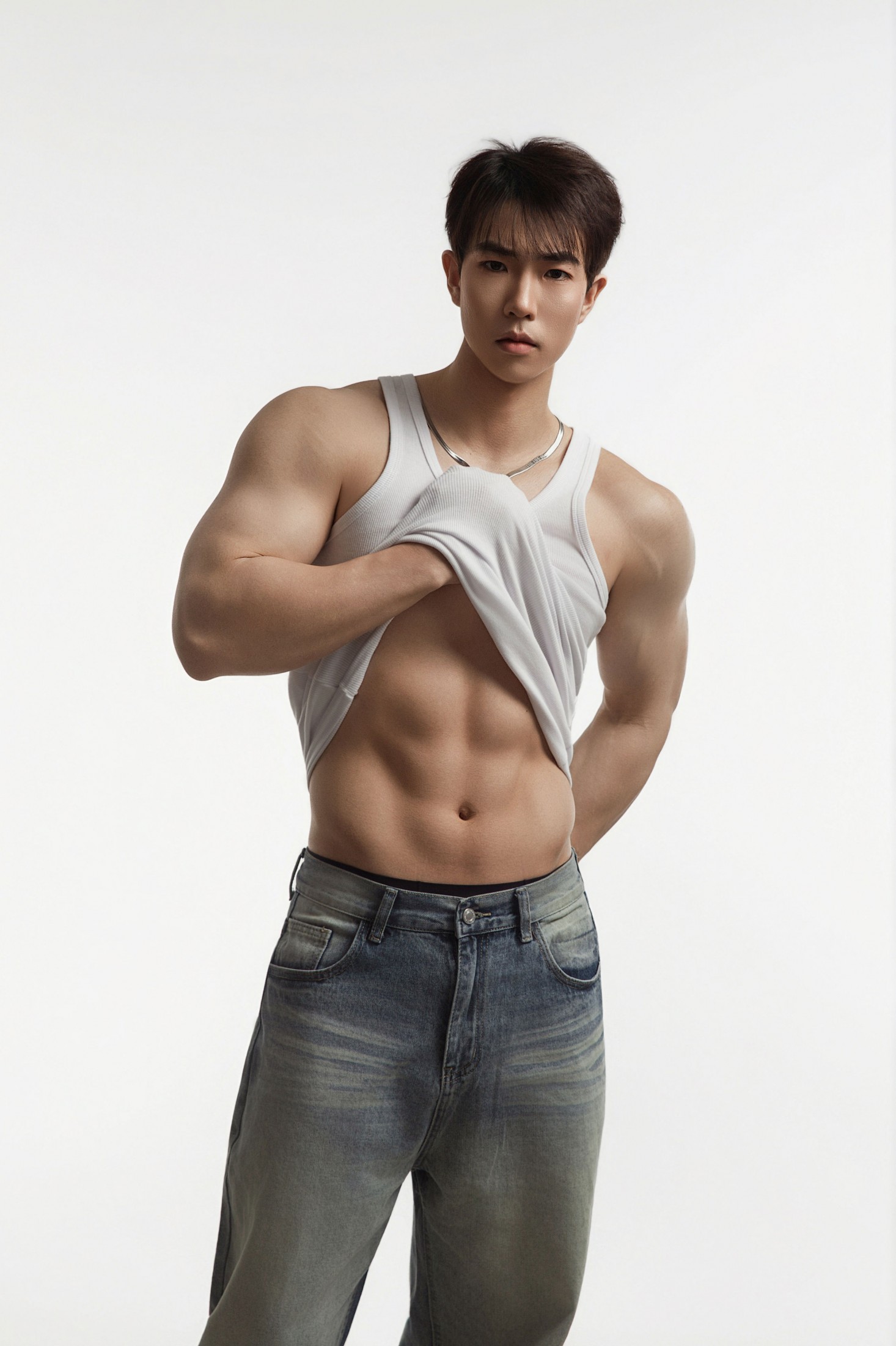 旭 - 《白与黑-健美身材照》[17P]