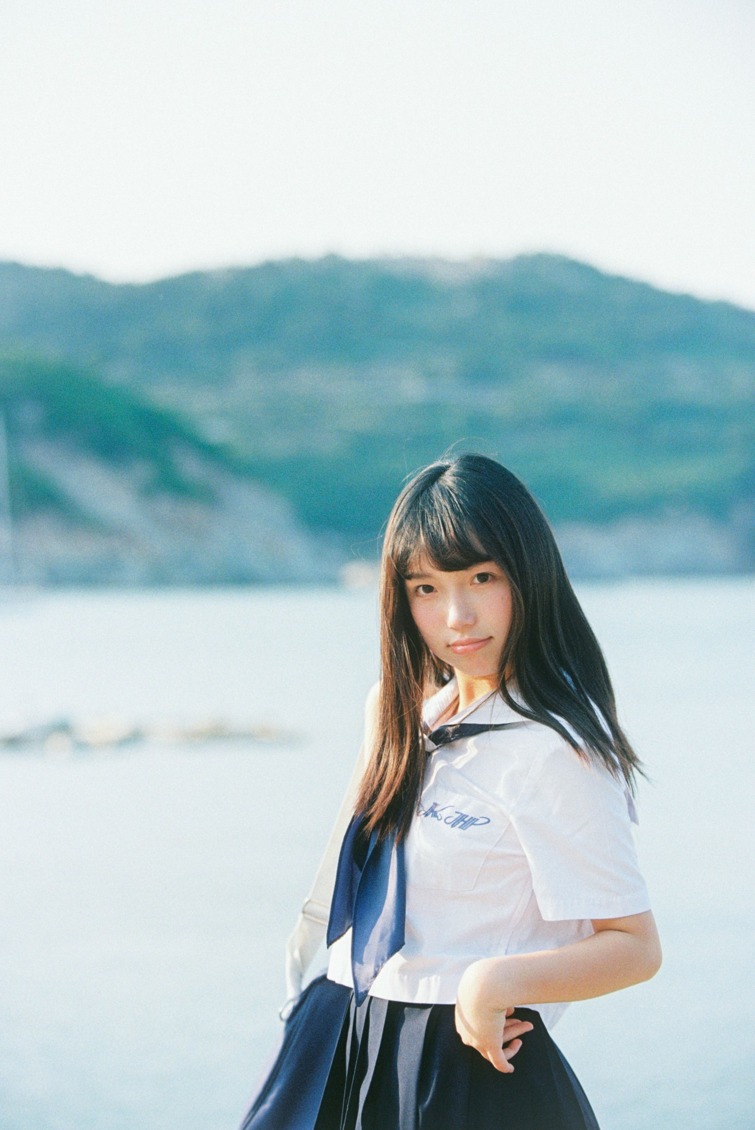 1028 - 《制服女孩》[13P]