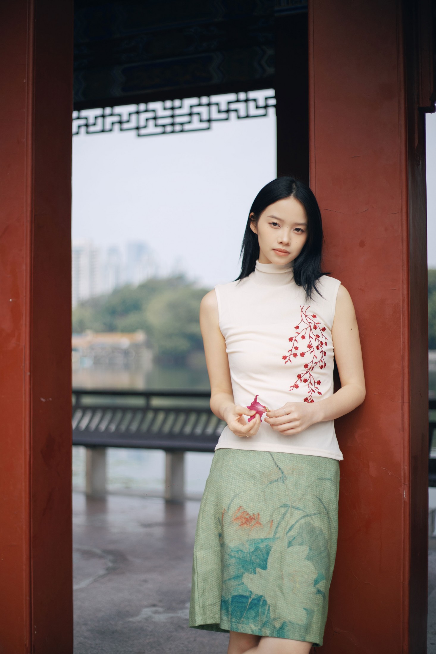 《她身上有种淡淡的气质》[18P]