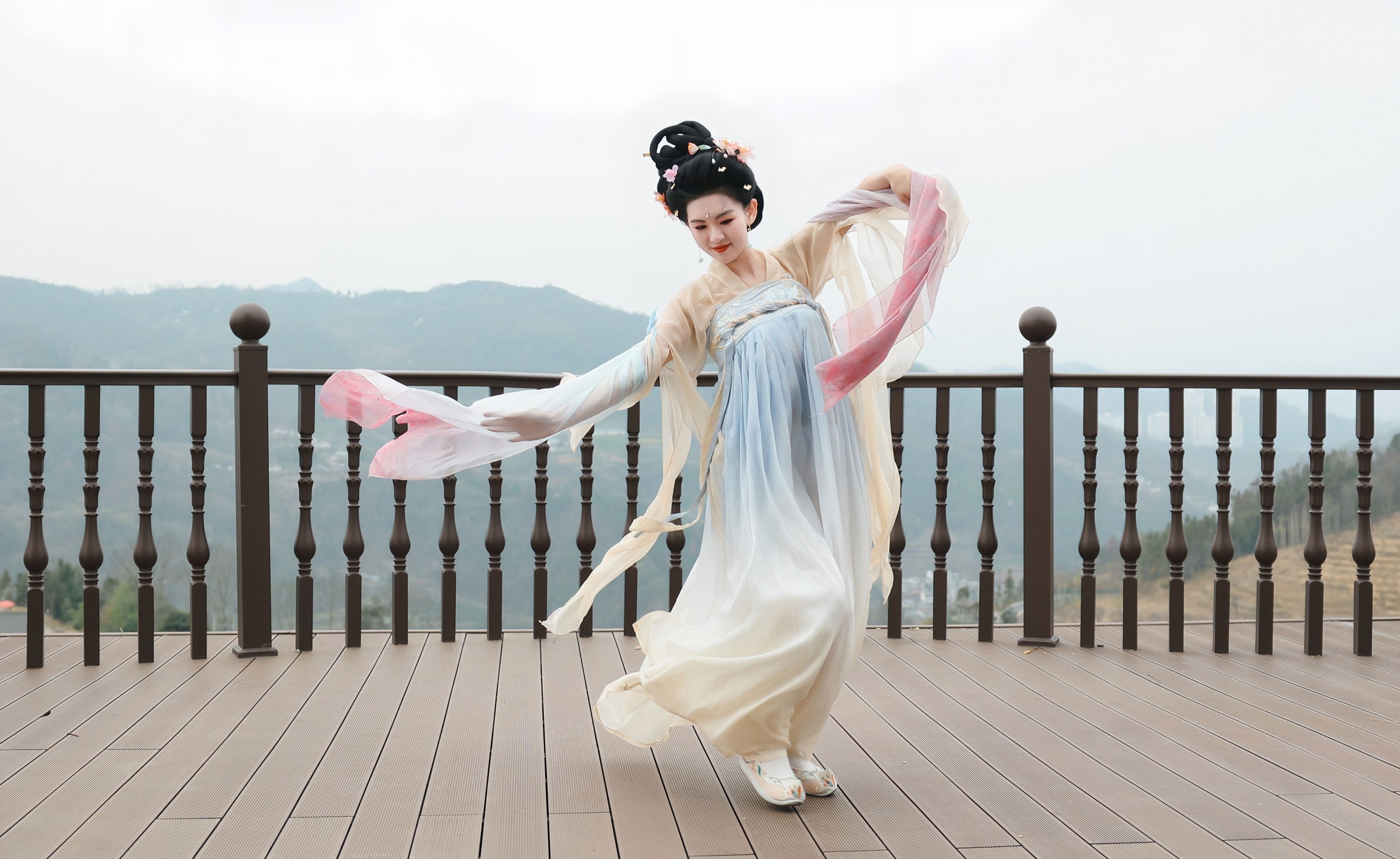 糖糖（竹山） - 《翩若惊鸿》[24P]