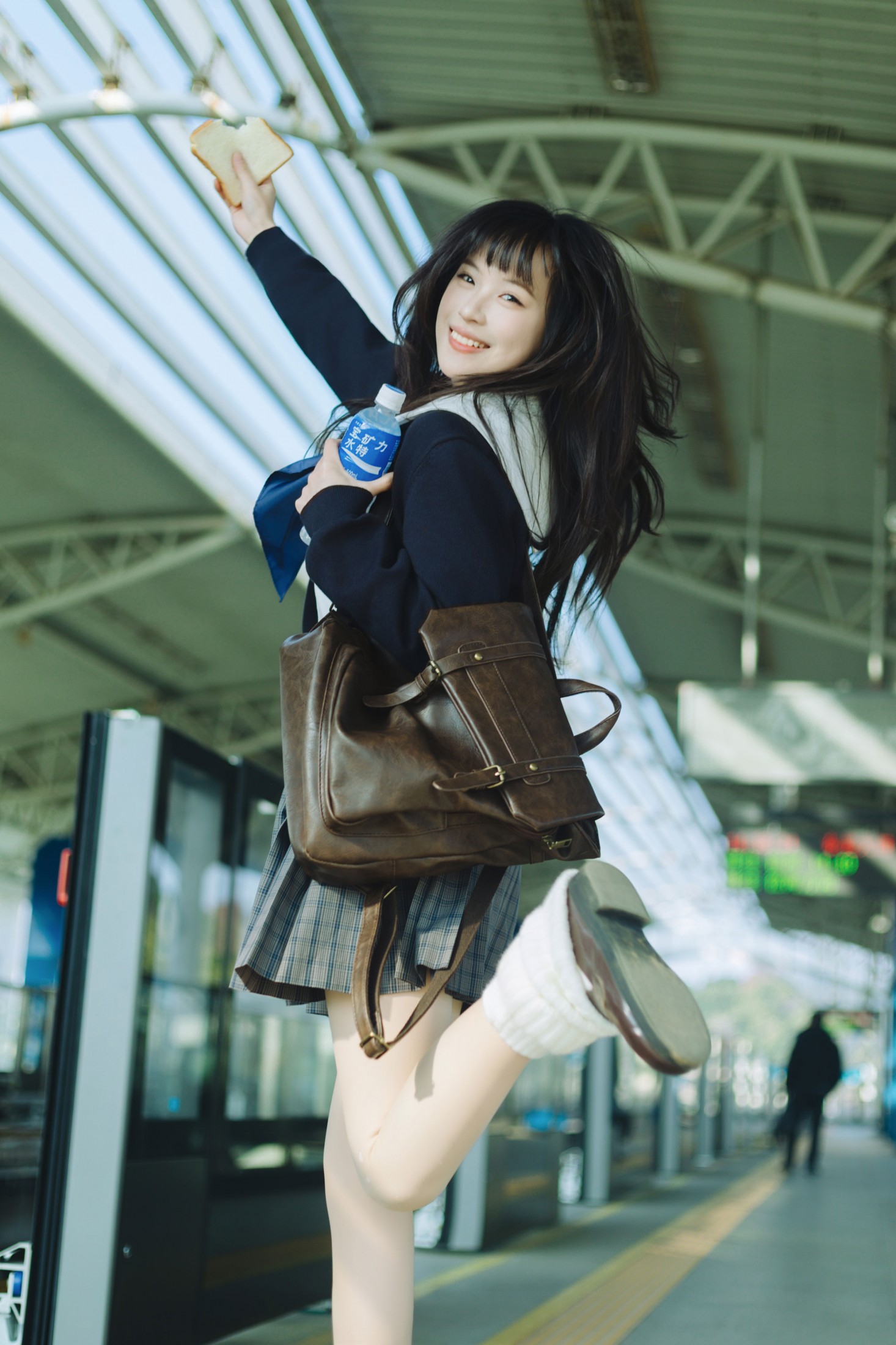 苗苗 - 《上课要迟到啦》[36P]