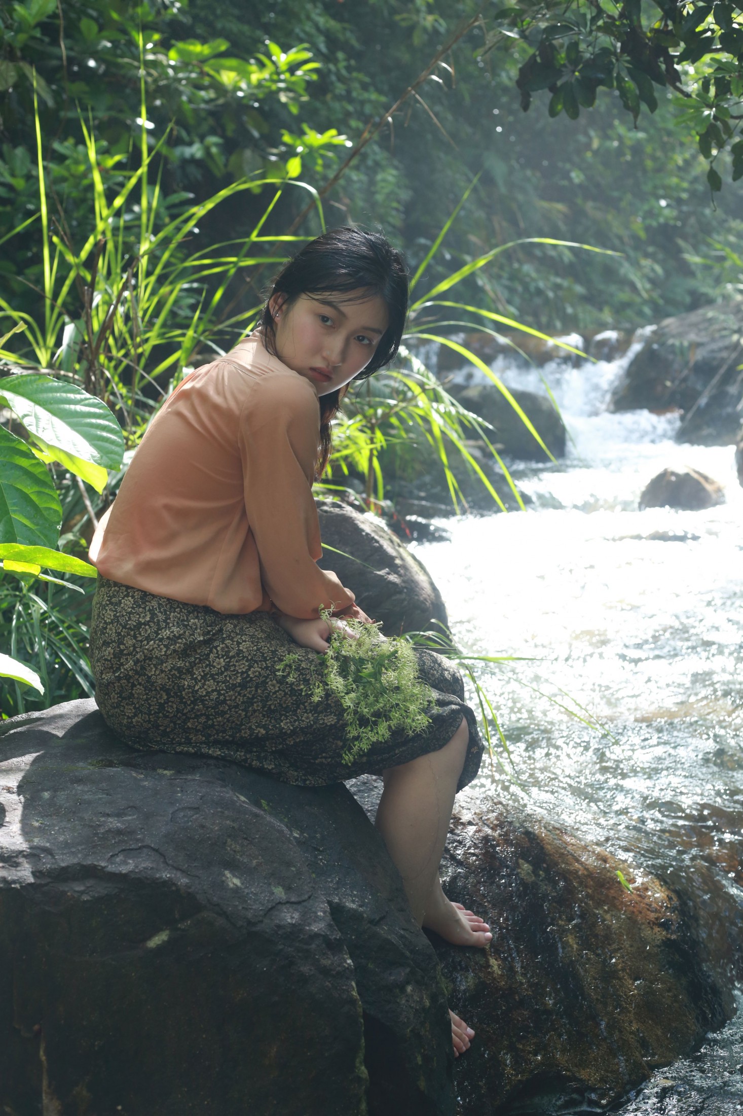 《夏日溪流》[36P]