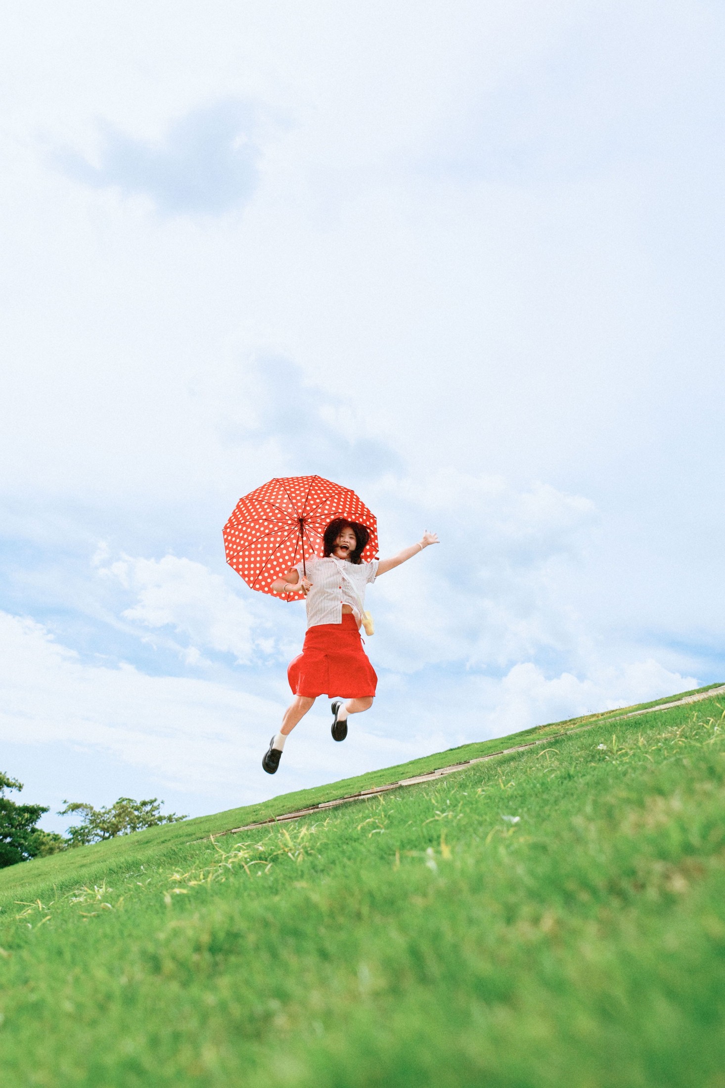 泡泡多喝水 - 《显眼包》[36P]