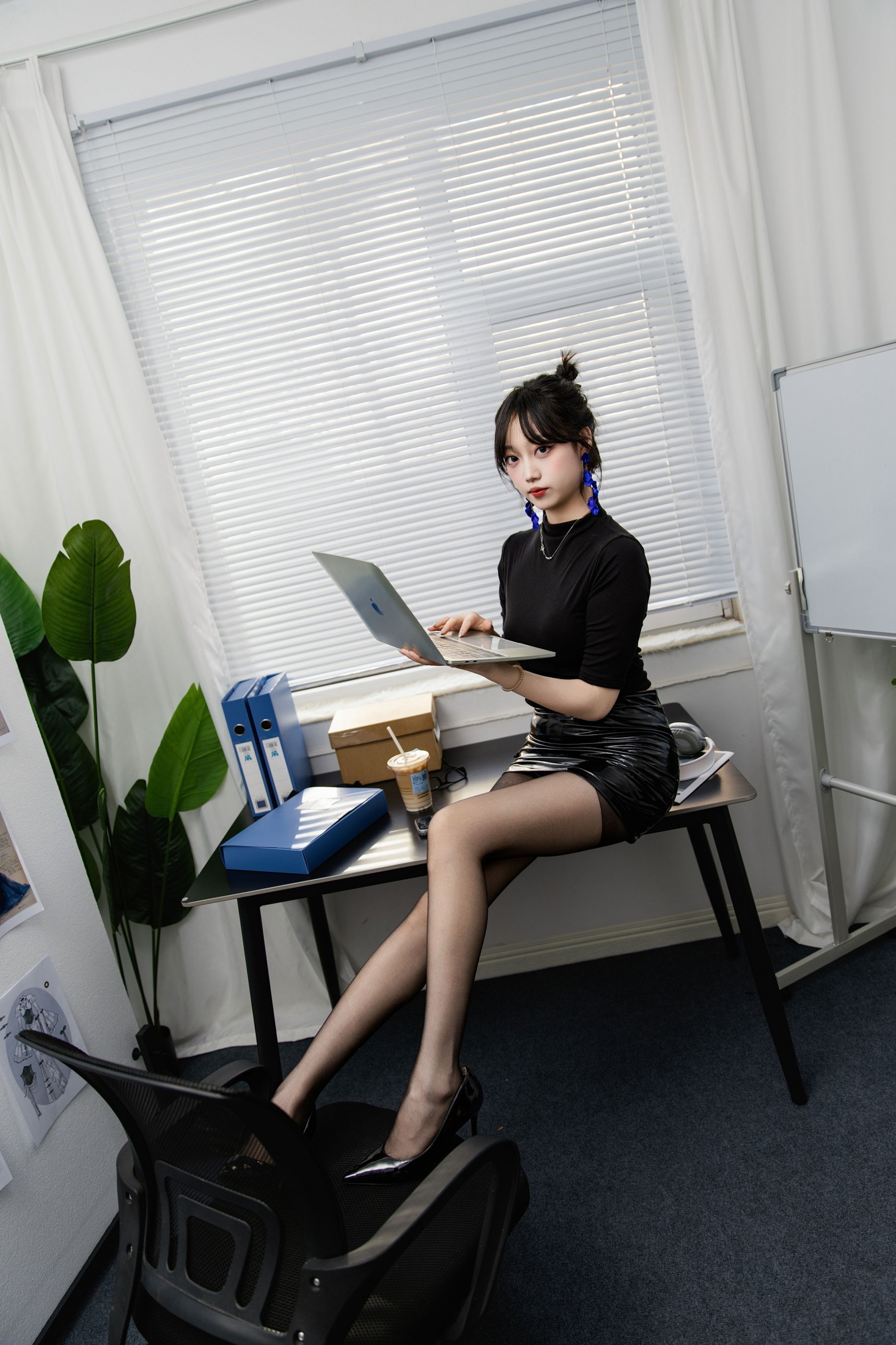 《职场海妖辣妹写真》[18P]