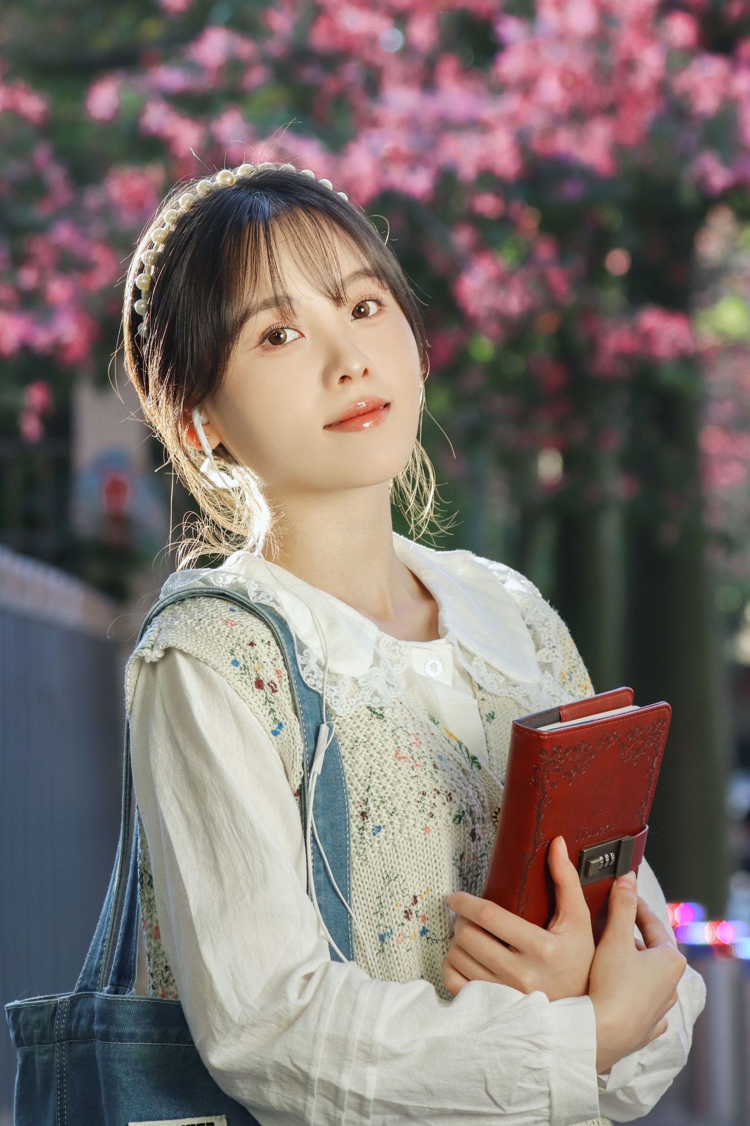 《异木棉树下》[15P]