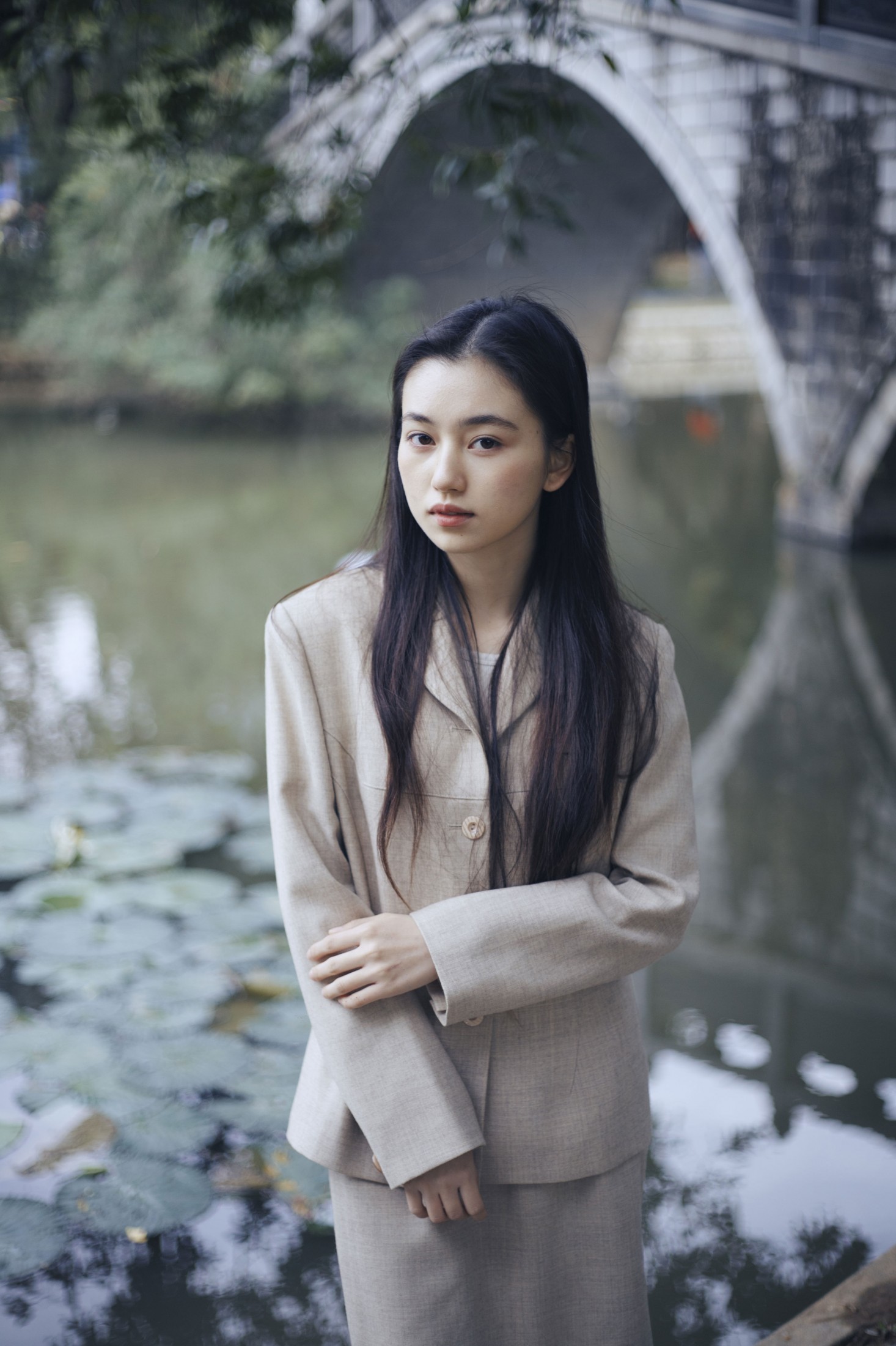 《她不羁的脸像天色将晚》[13P]