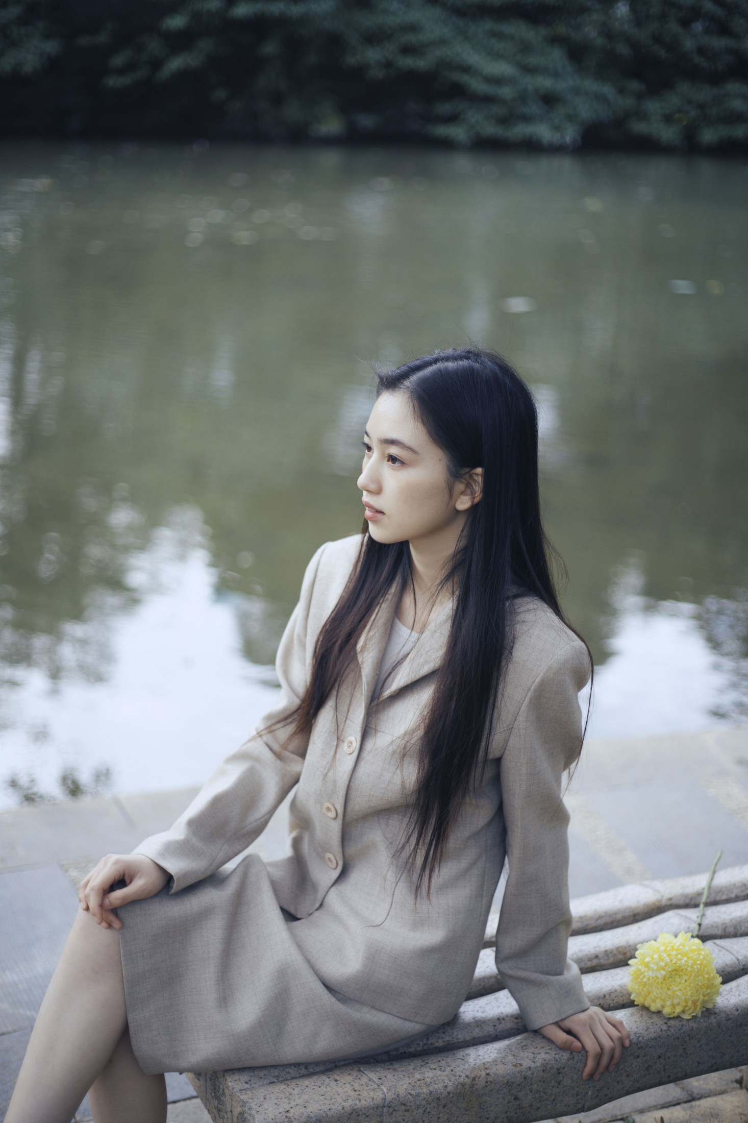 《她不羁的脸像天色将晚》[13P]