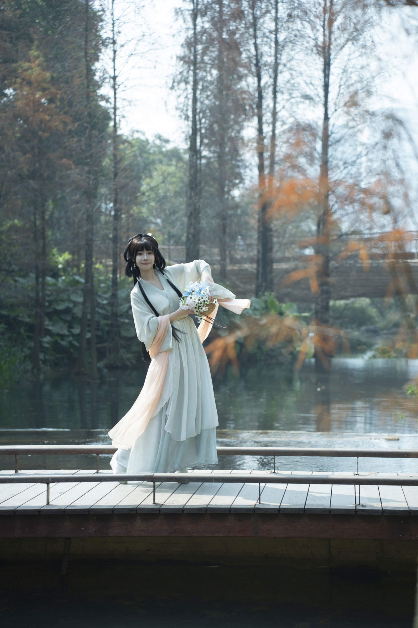 木马斑斑mua - 《穿清冷风拍两种风格》[20P]