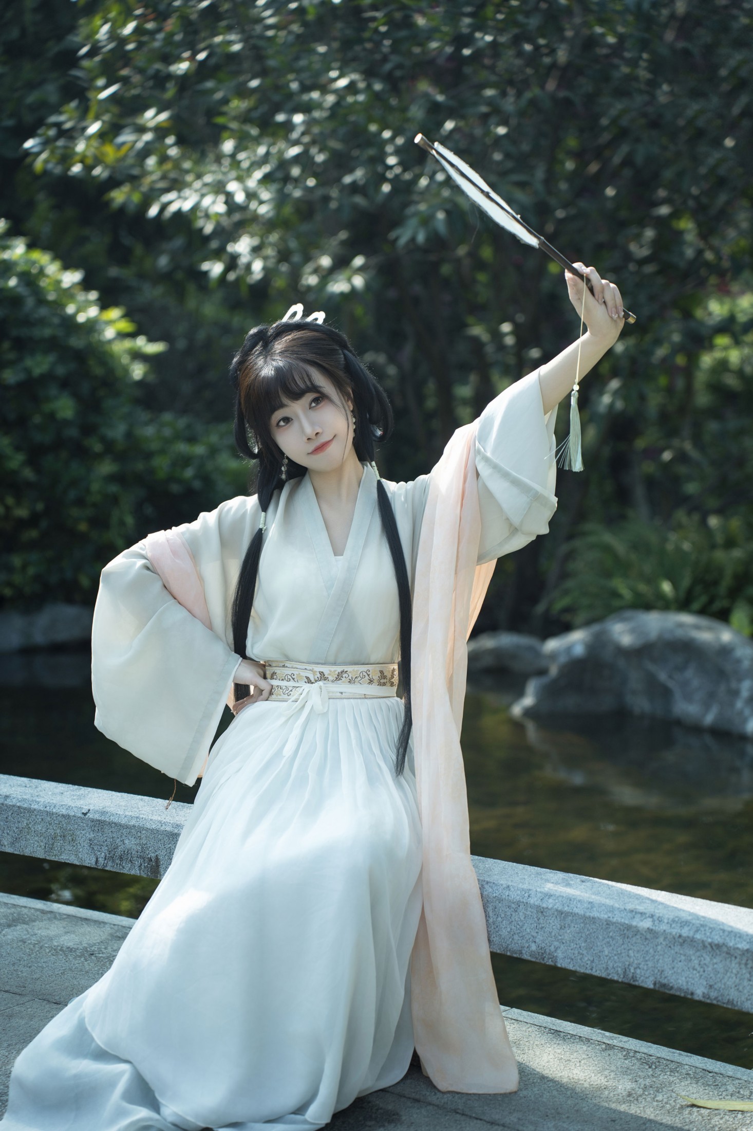 木马斑斑mua – 《穿清冷风拍两种风格》[20P]