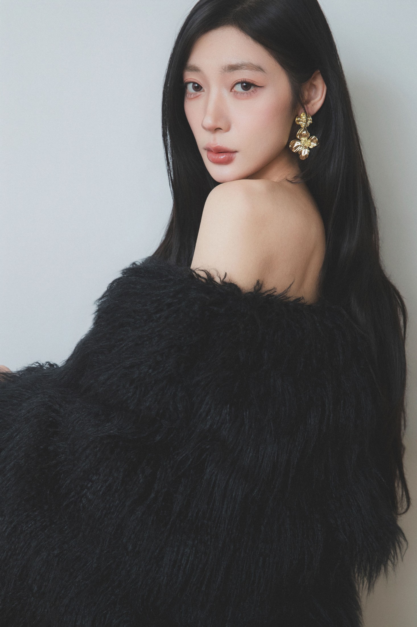 YFALA - 《Shadow》[18P]