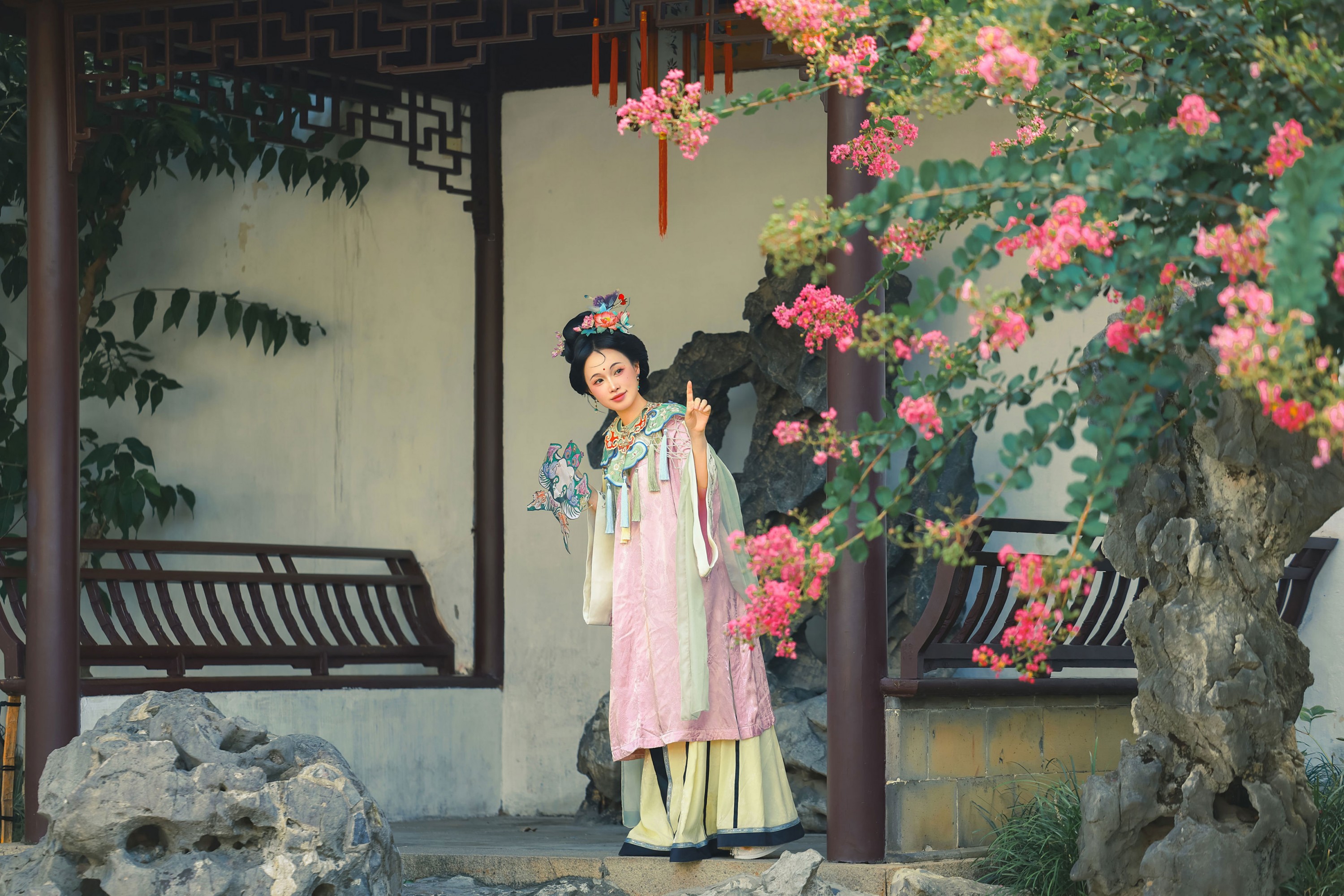 酸奶加心好好次 - 《夏日的紫薇花》[15P]