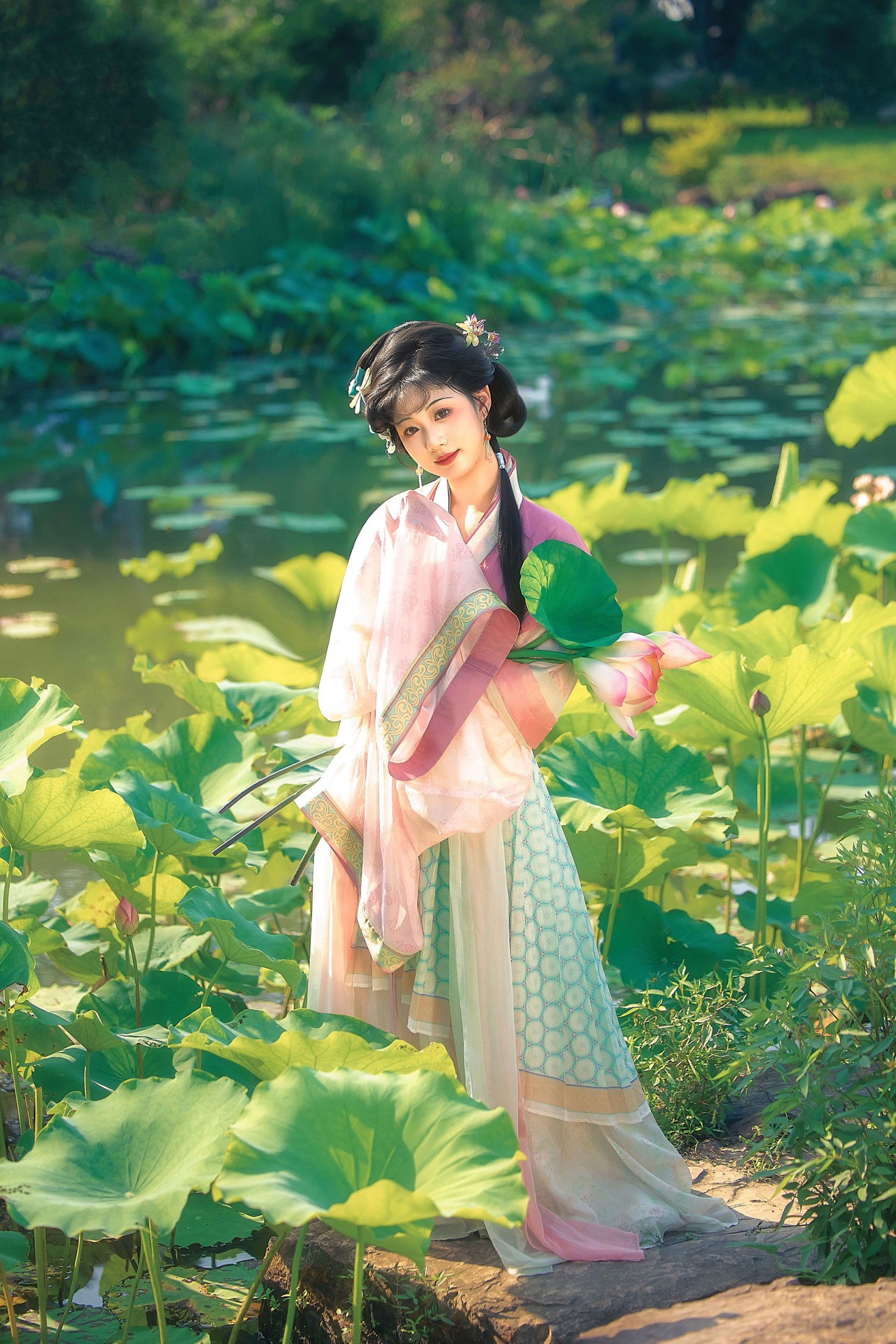 赵噗噗 - 《宋制与荷》[17P]