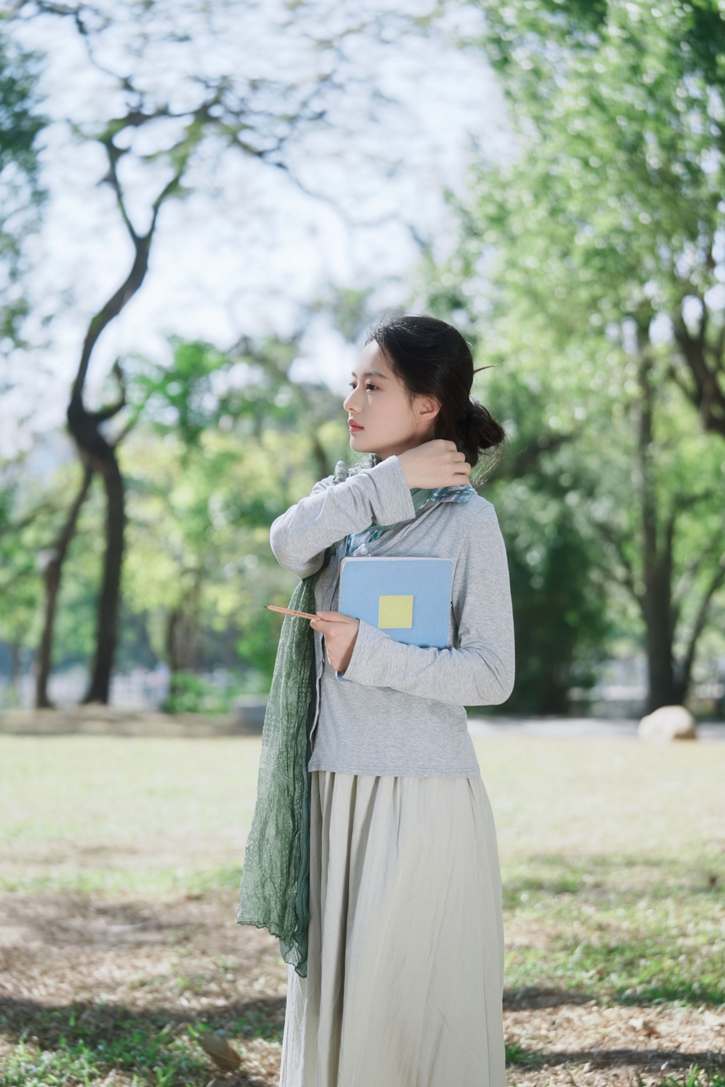 尼古拉斯依 - 《风掠过湖面，把春天揉进镜头里。》[16P]