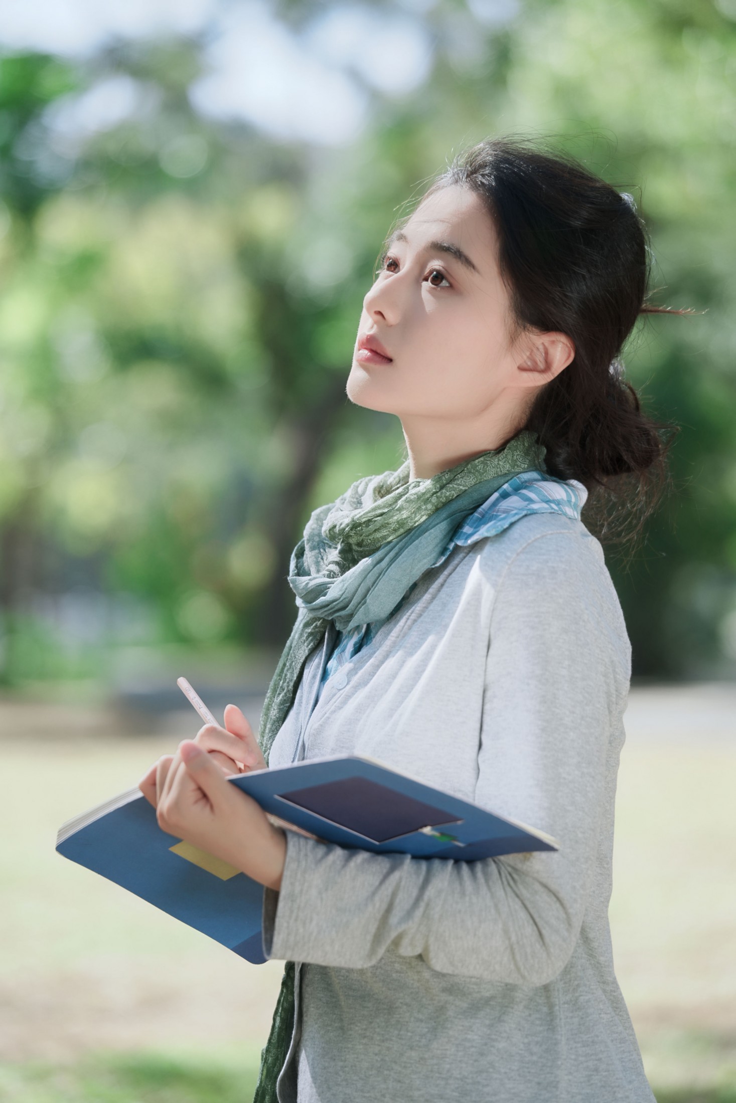 尼古拉斯依 - 《风掠过湖面，把春天揉进镜头里。》[16P]