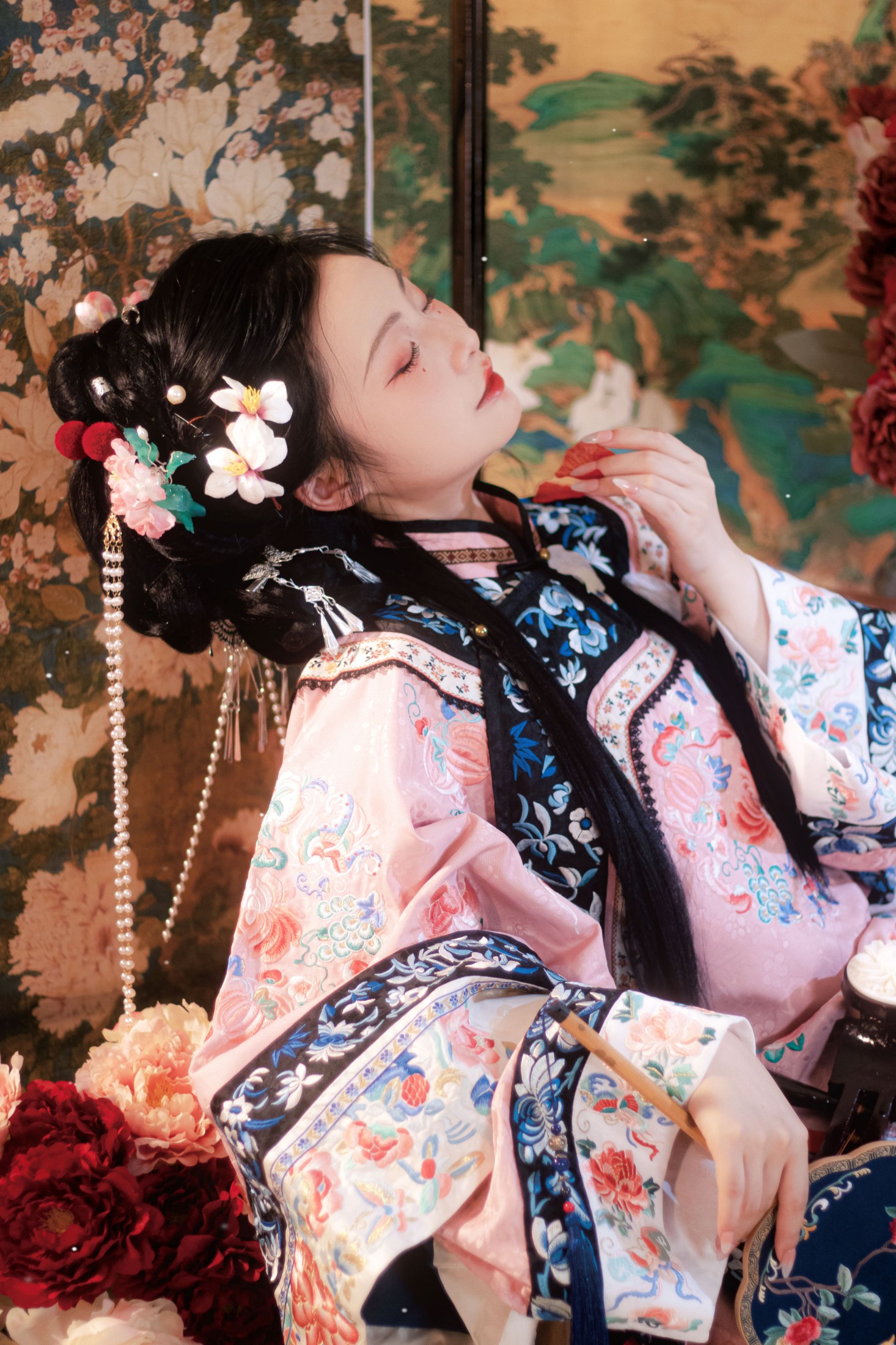 蔸小黄鸡 - 《变幻光阴里开出的苍兰》[9P]