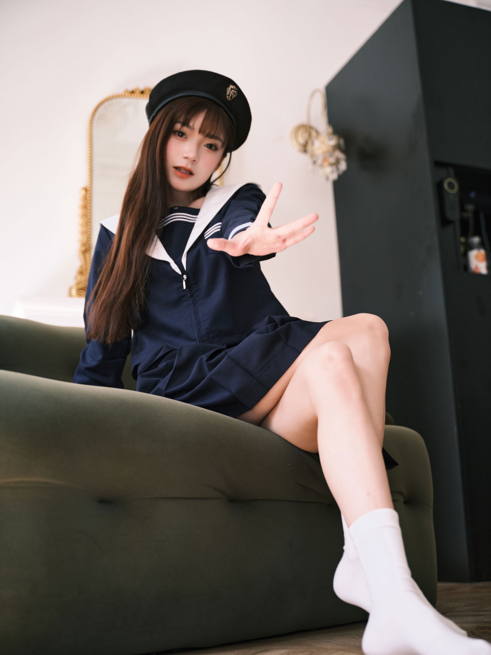 小山早见 - 《水手服少女与小熊娃娃的午后》[20P]