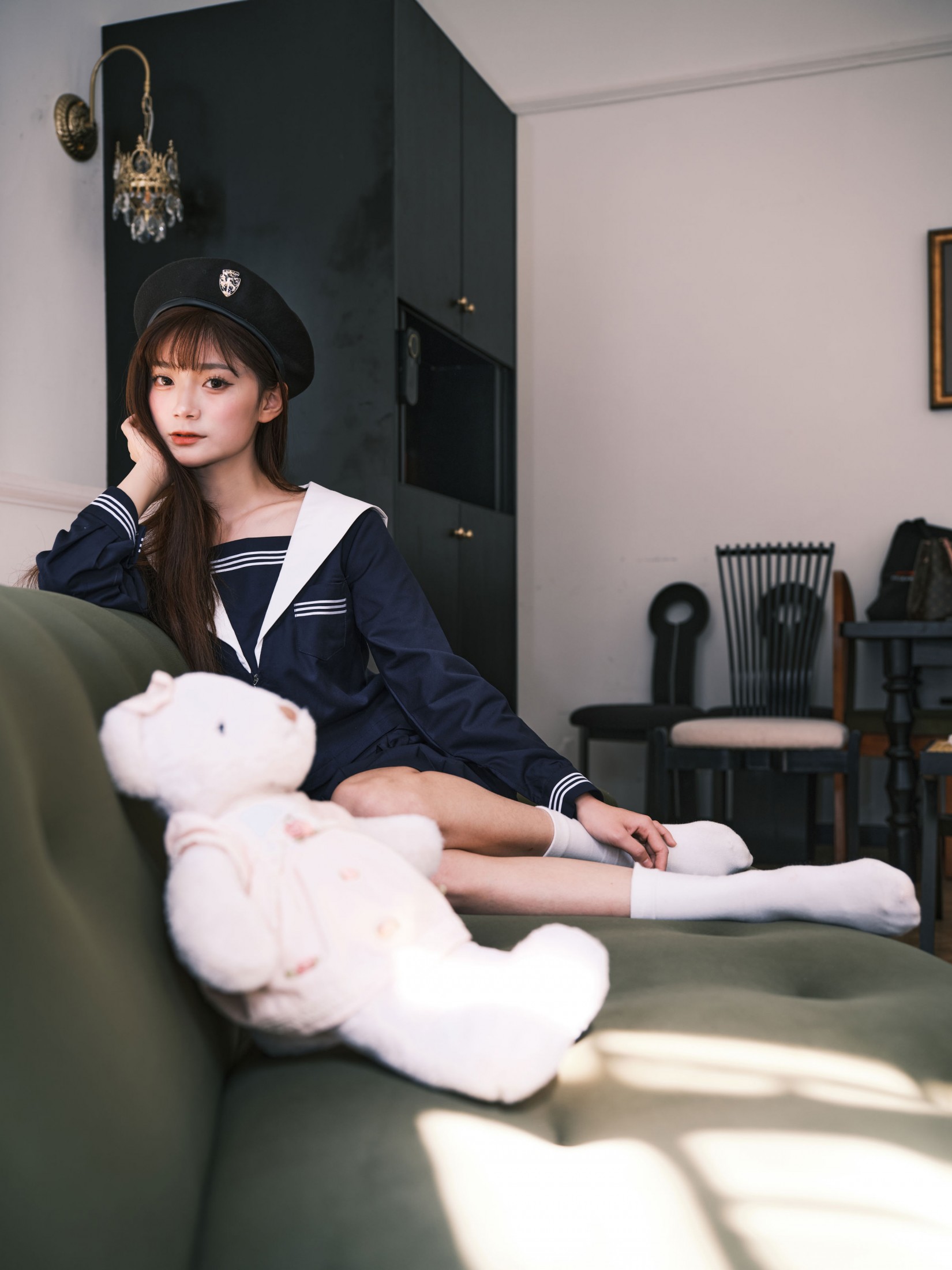 小山早见 – 《水手服少女与小熊娃娃的午后》[20P]