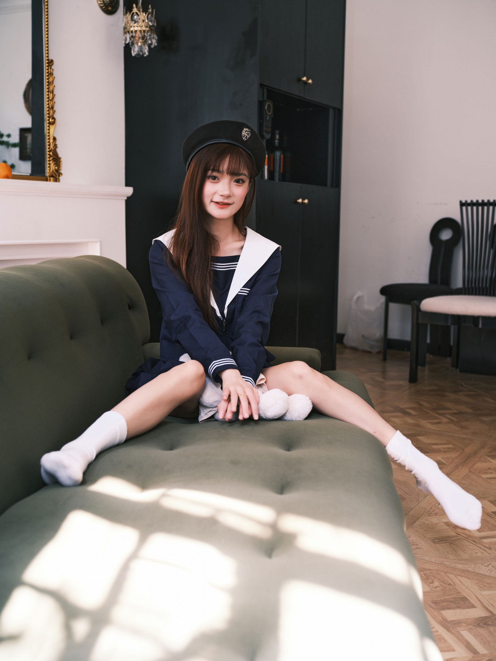 小山早见 - 《水手服少女与小熊娃娃的午后》[20P]