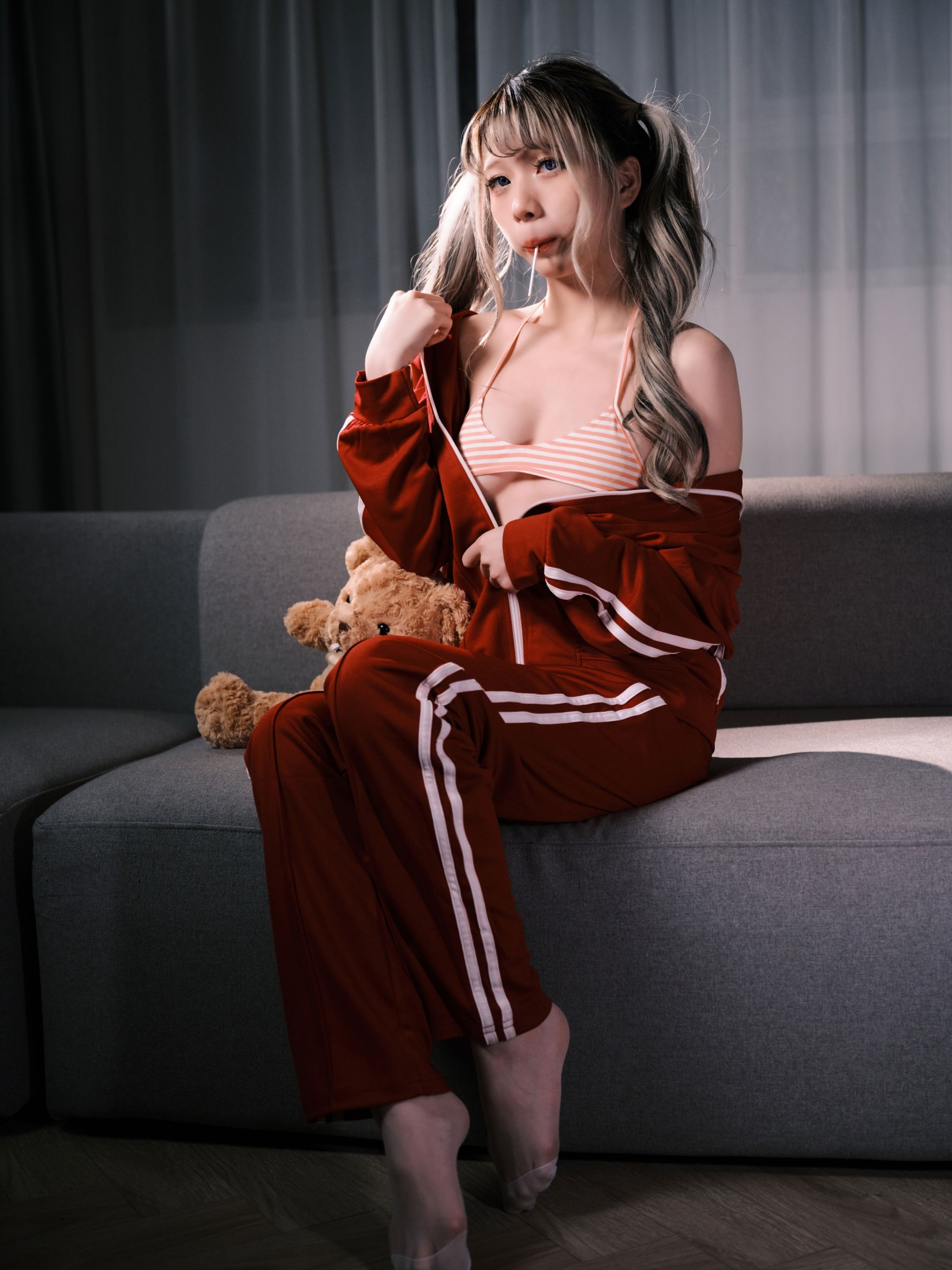 琴玖久 – 《运动服宅女》[12P]