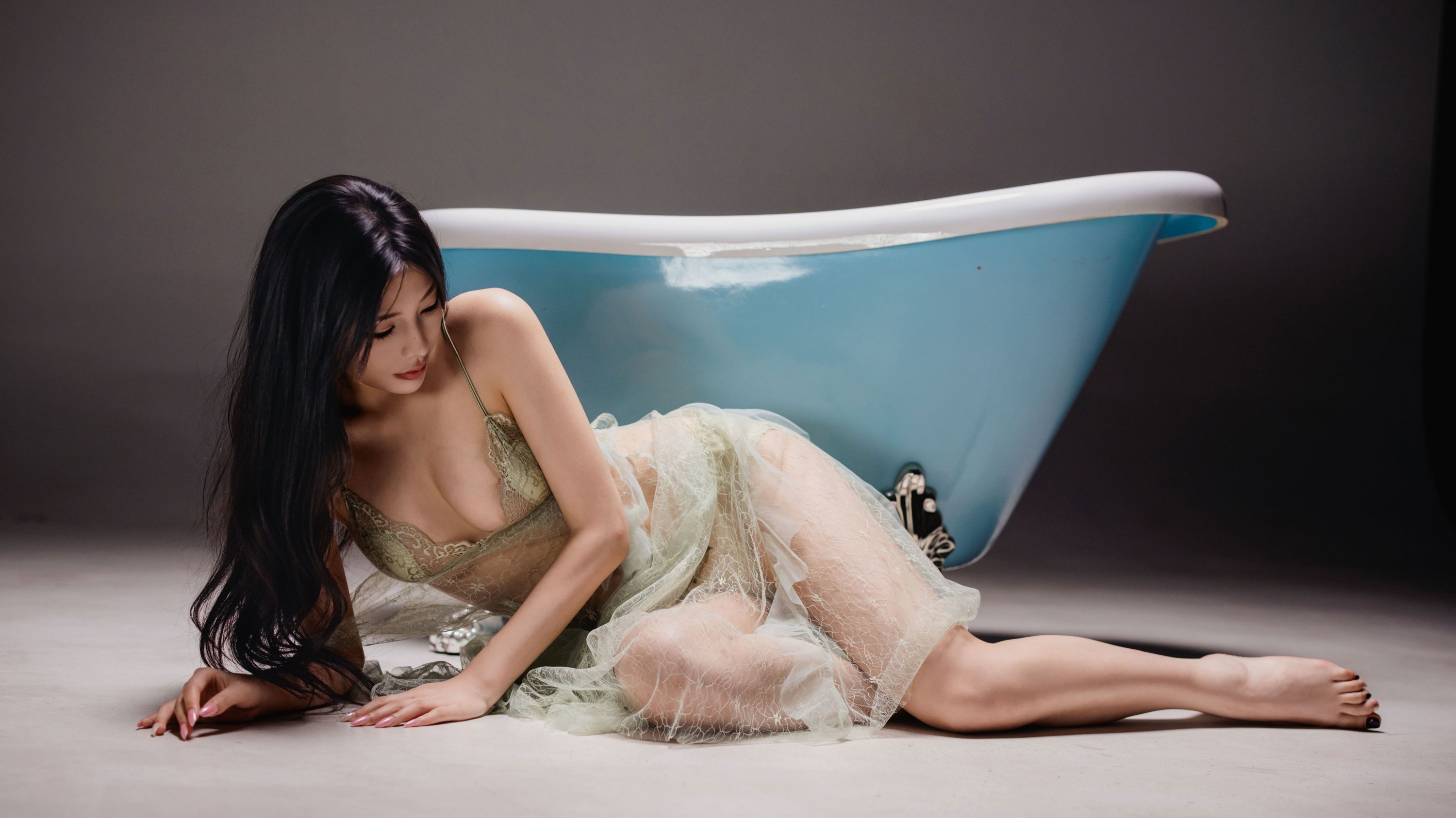 《浴缸玫瑰》[14P]