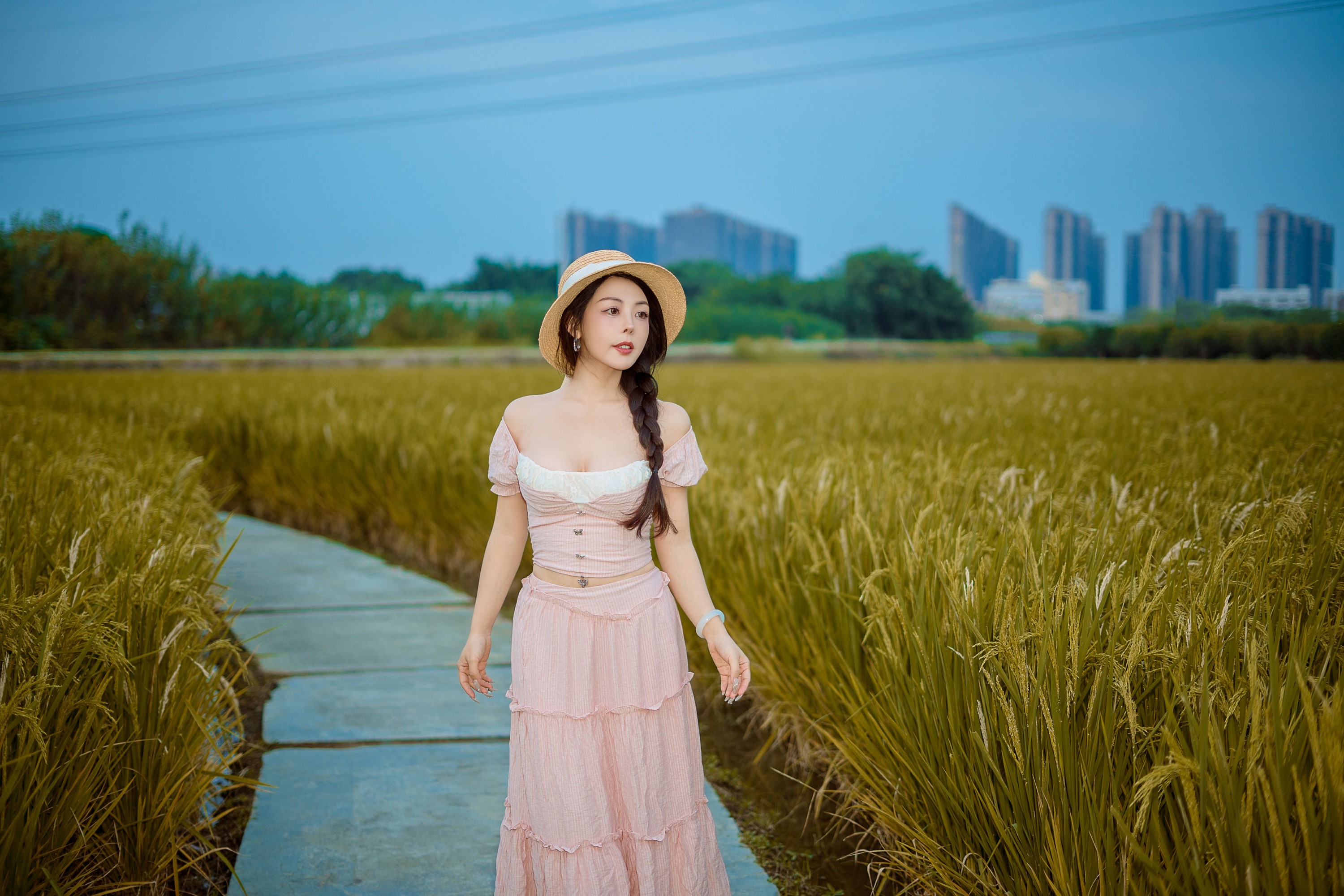 米妮爱美丽 - 《在希望的田野上》[21P]