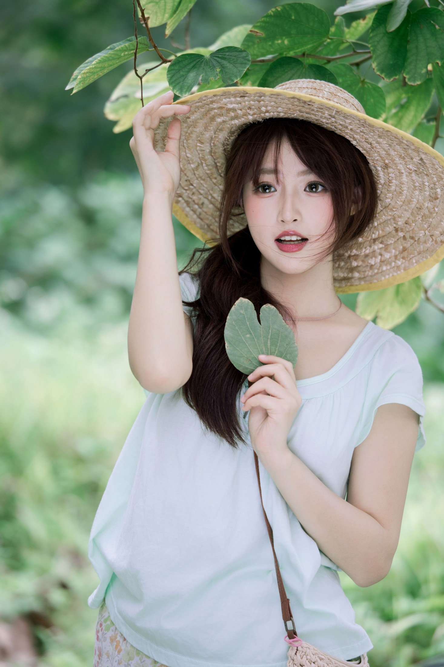 甜甜很开心 - 《一组自带温柔滤镜的森系写真》[33P]