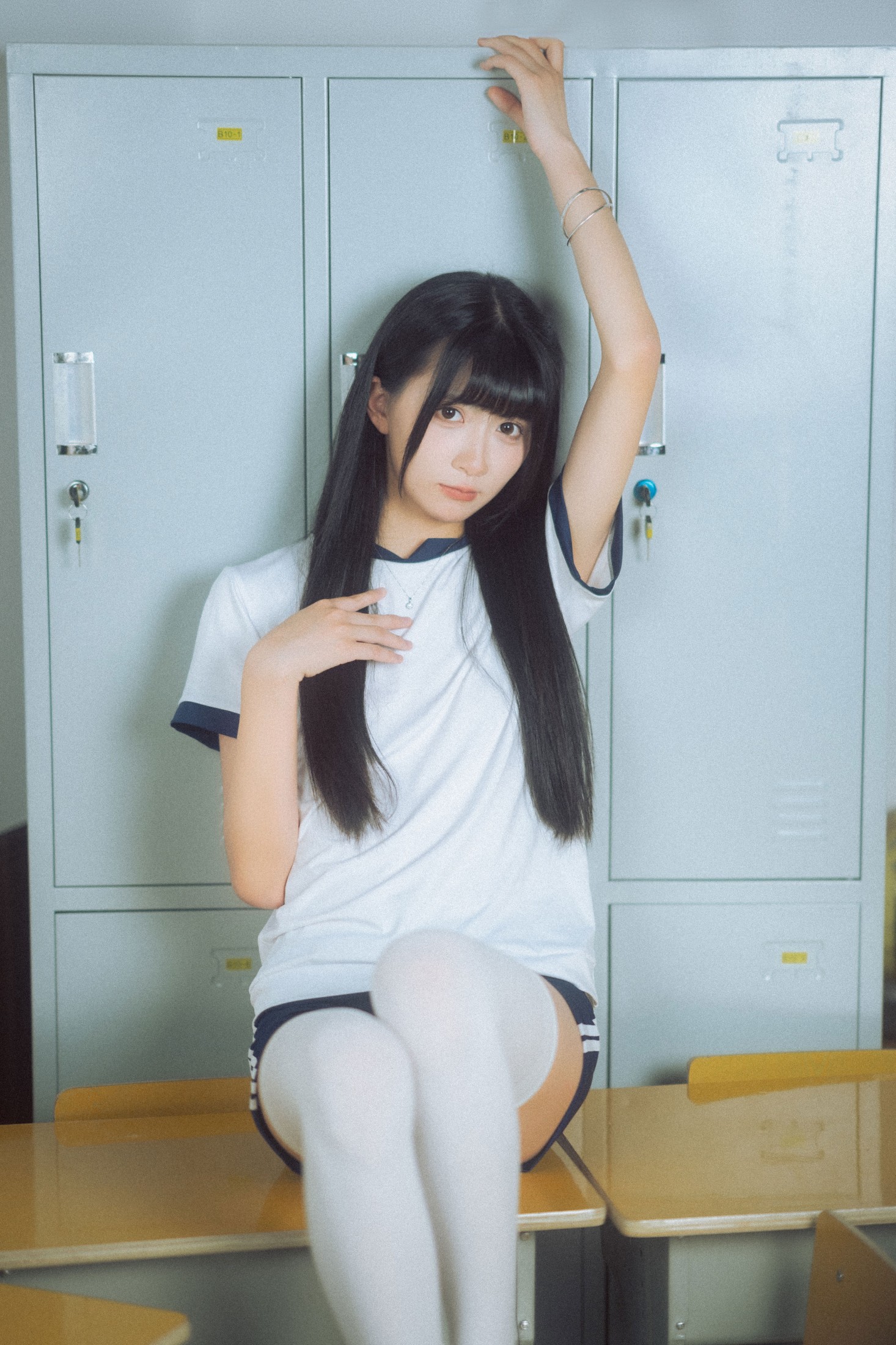 vv大王 - 《体操服》[17P]